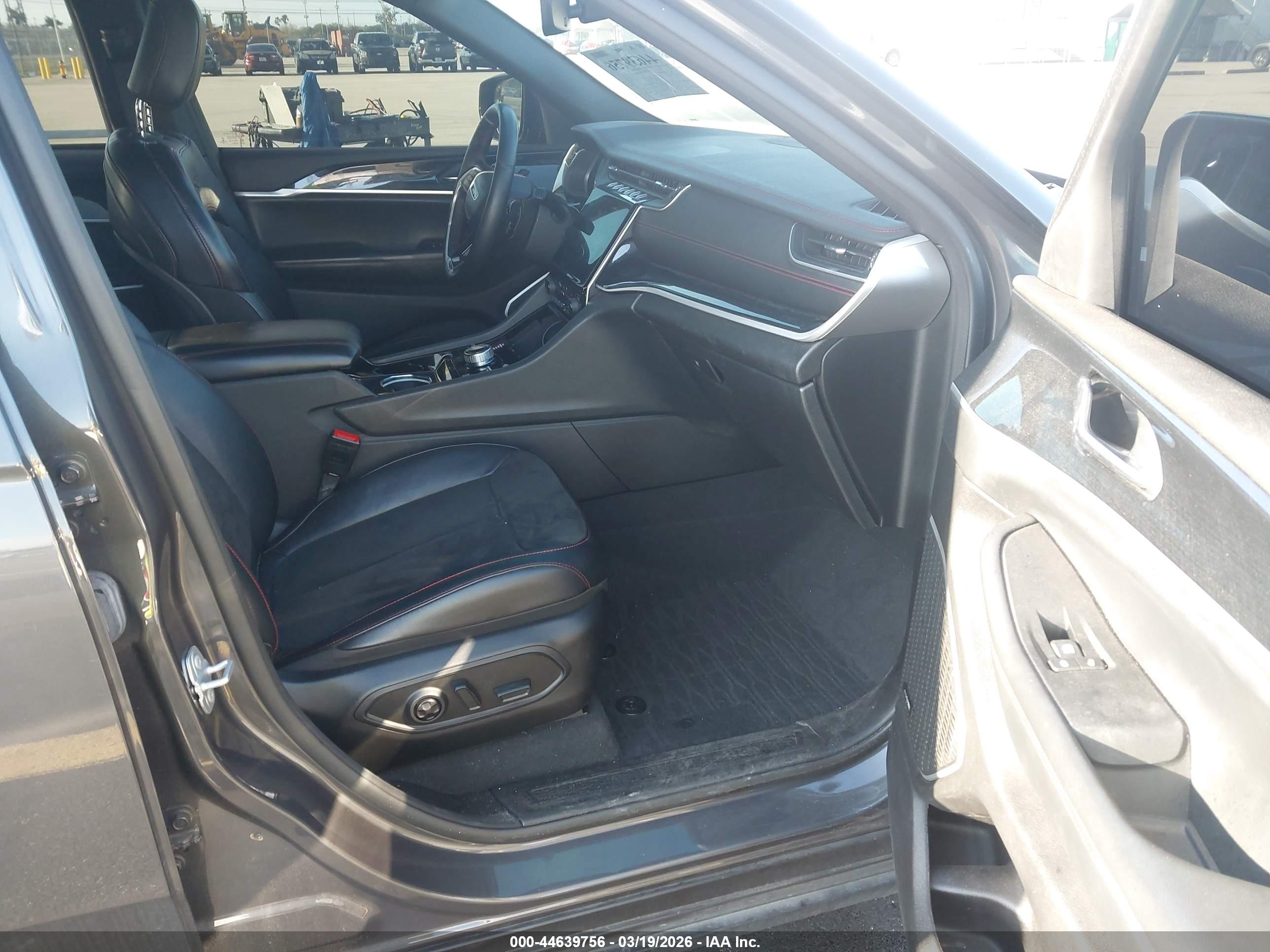 JEEP GRAND image 5