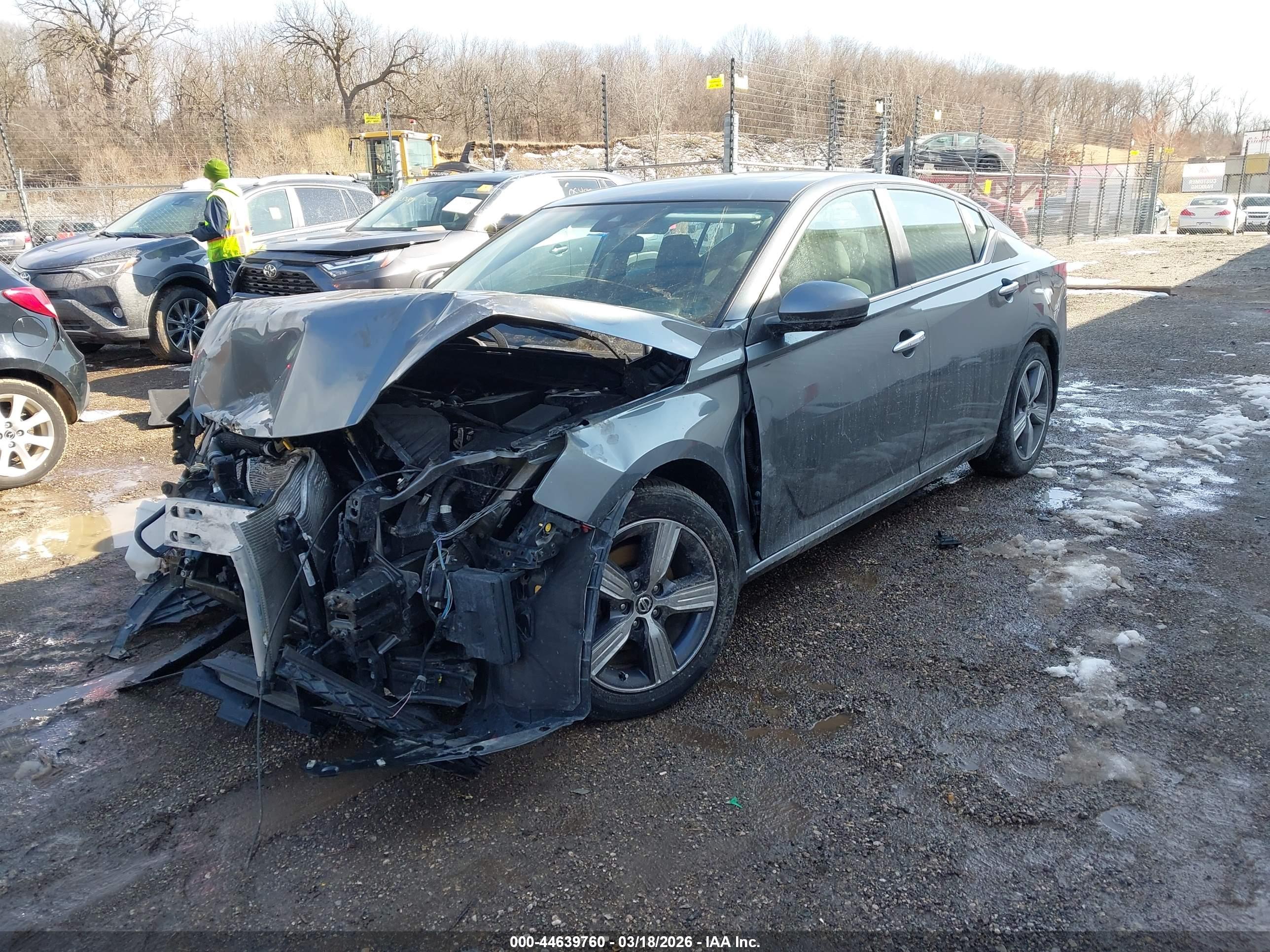 NISSAN ALTIMA image 2