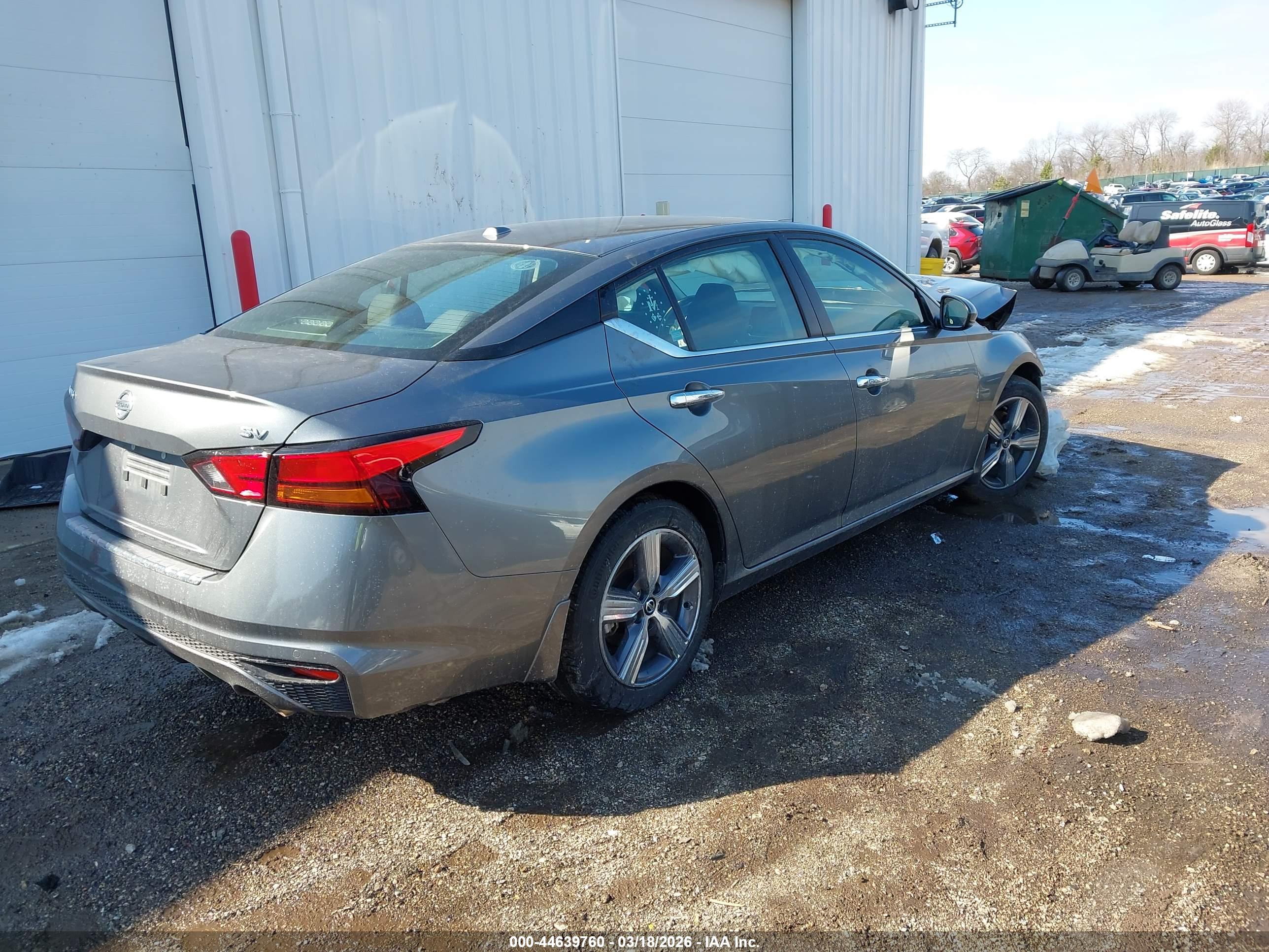 NISSAN ALTIMA image 4