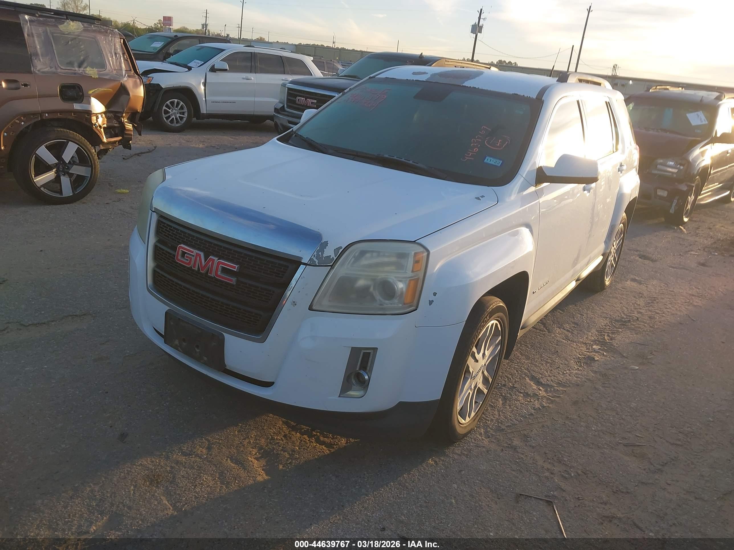 GMC TERRAIN image 2