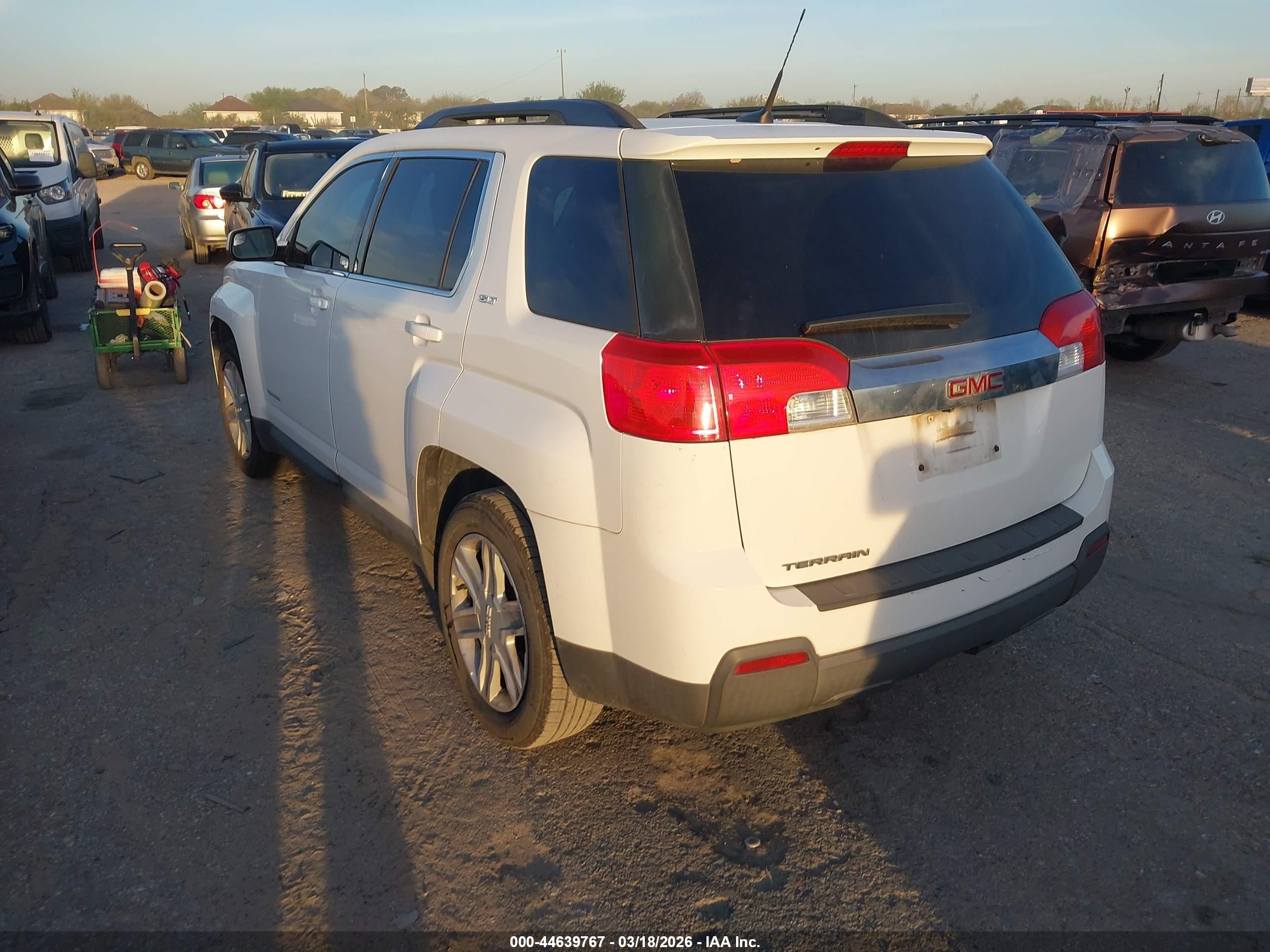GMC TERRAIN image 3
