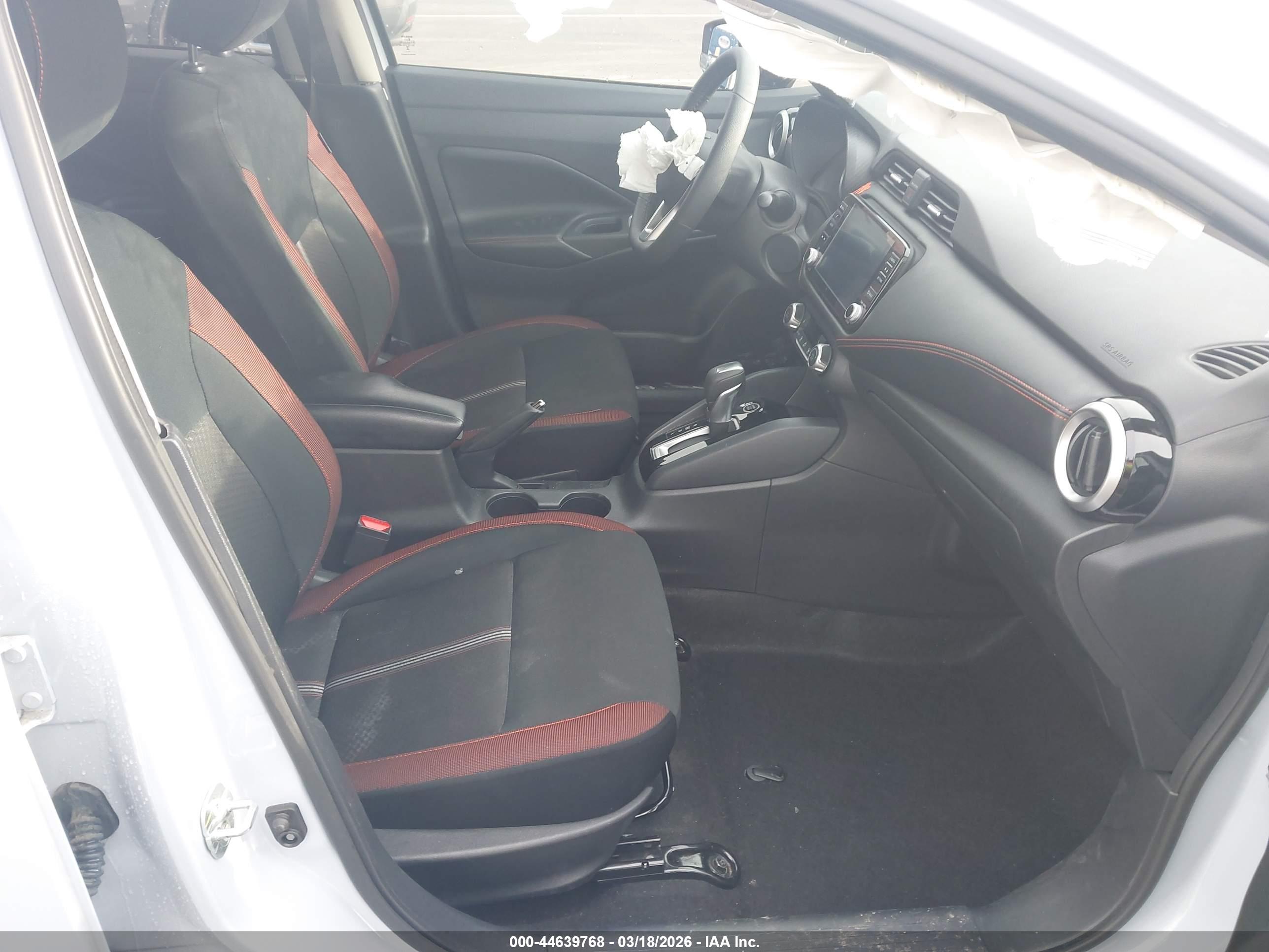NISSAN VERSA image 5