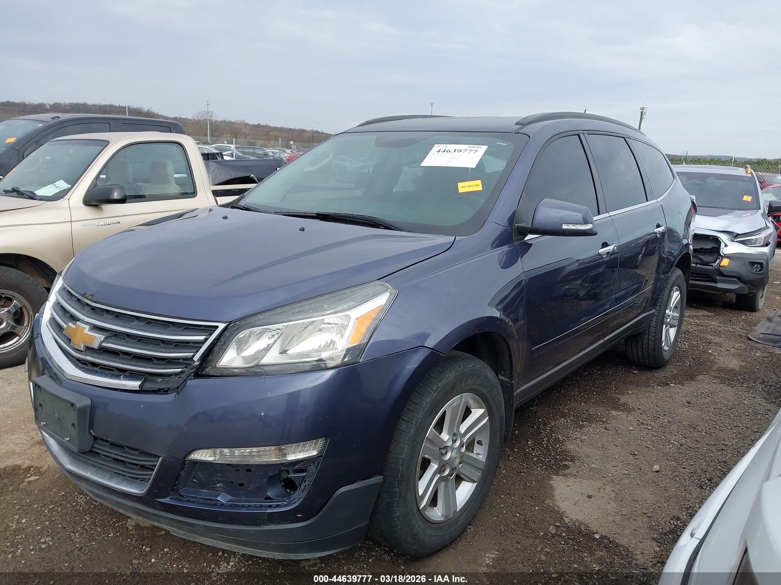 CHEVROLET TRAVERSE image 2