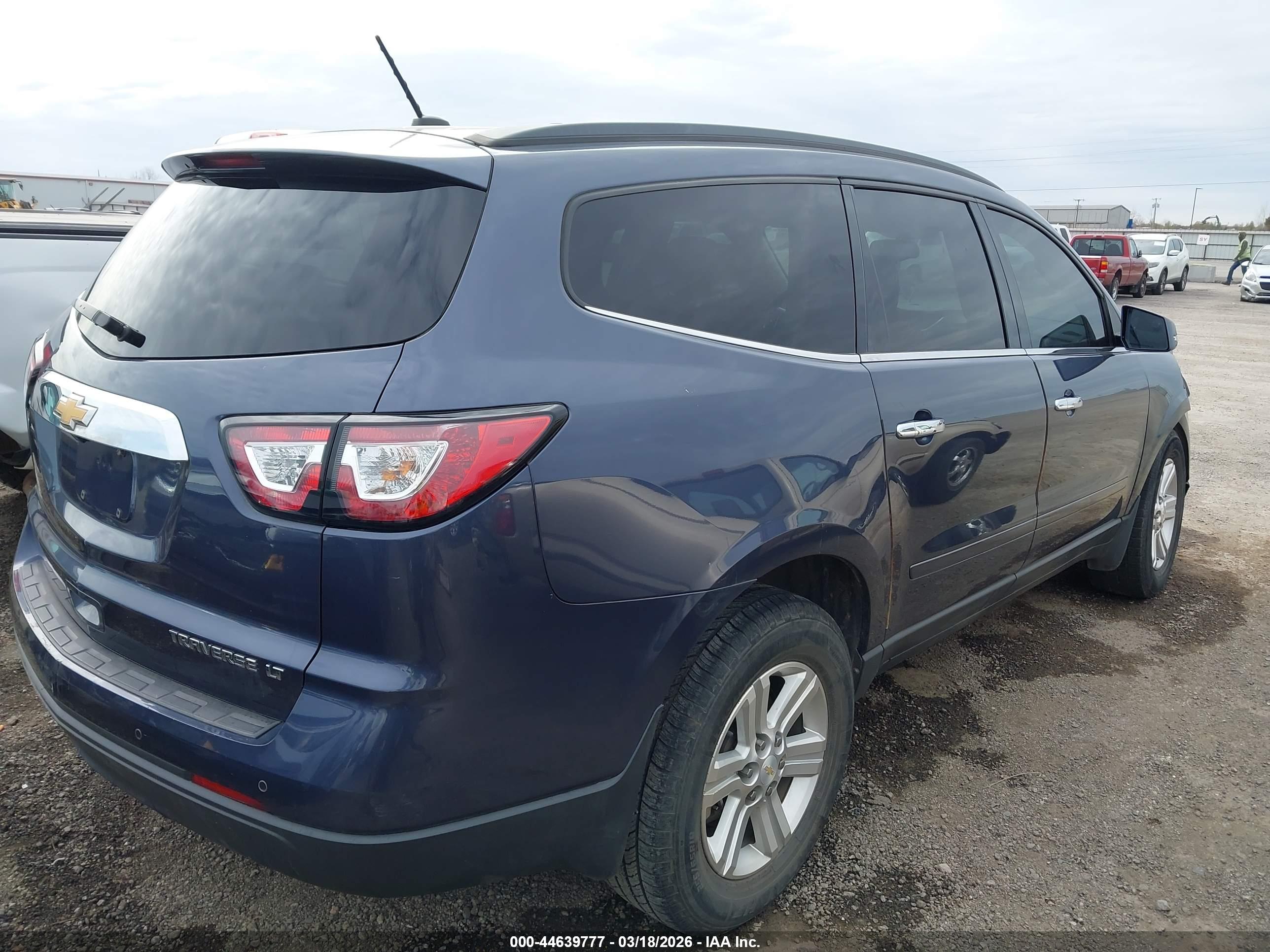 CHEVROLET TRAVERSE image 4