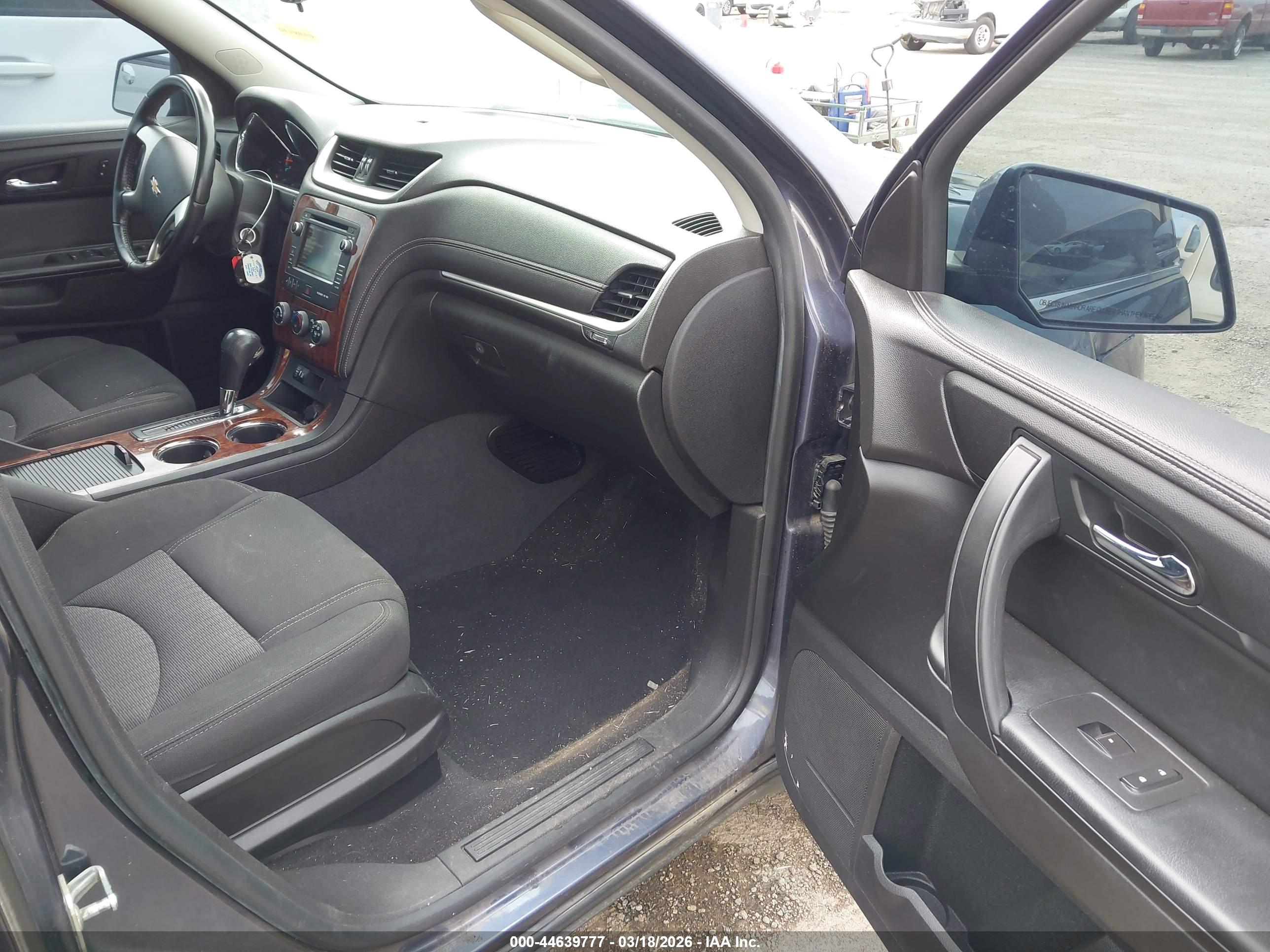 CHEVROLET TRAVERSE image 5