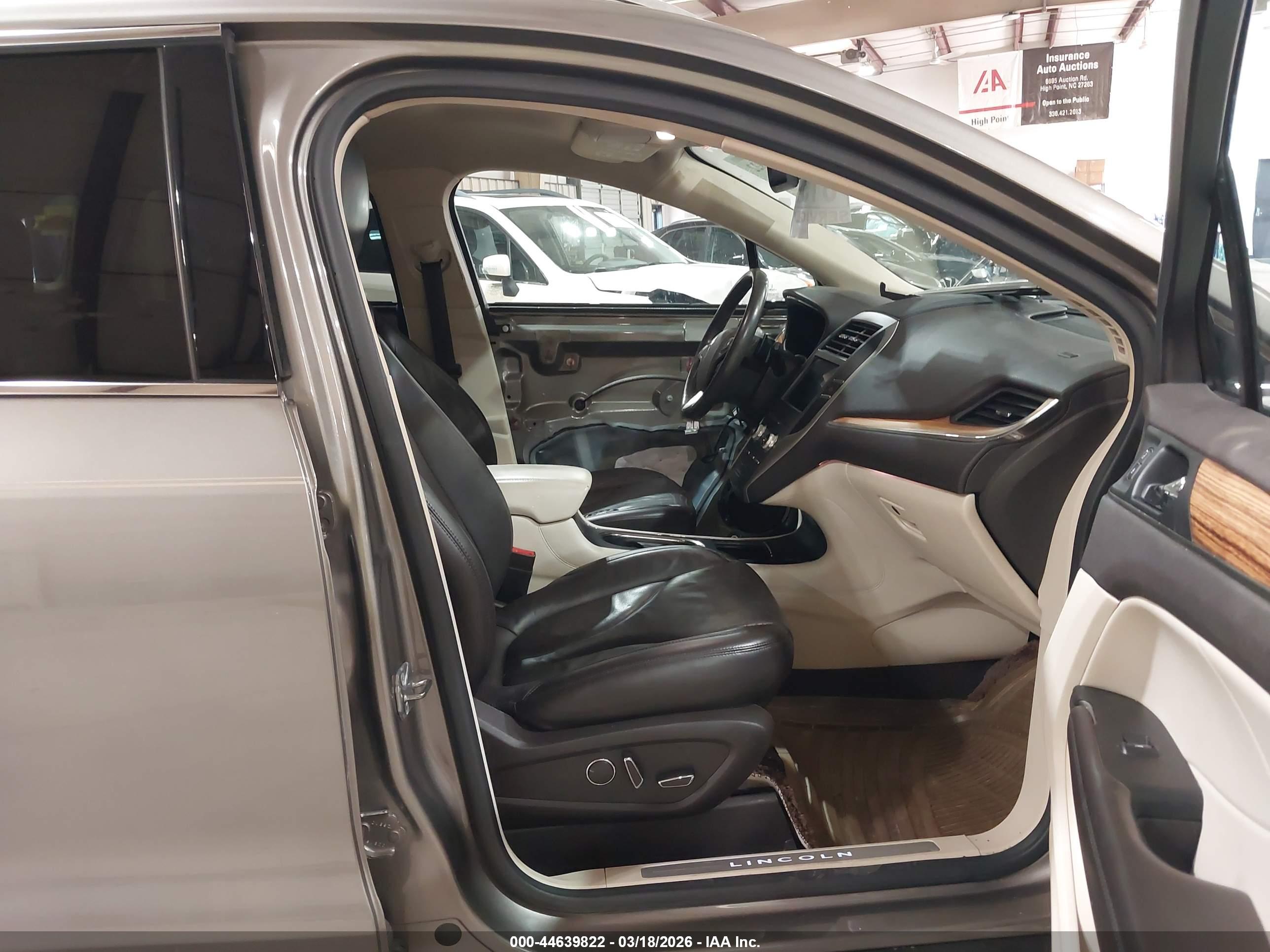 LINCOLN MKC image 5