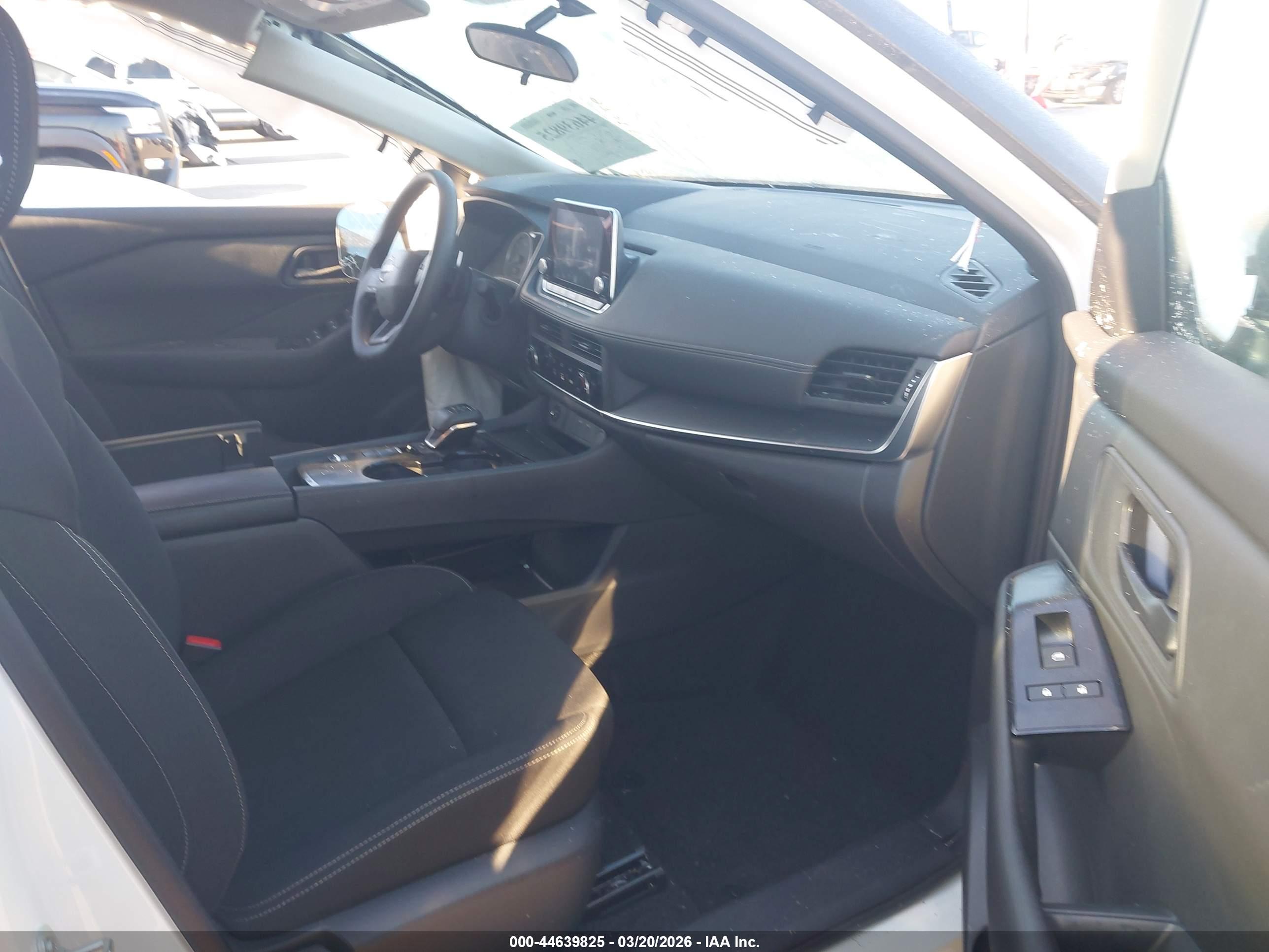 NISSAN ROGUE image 5