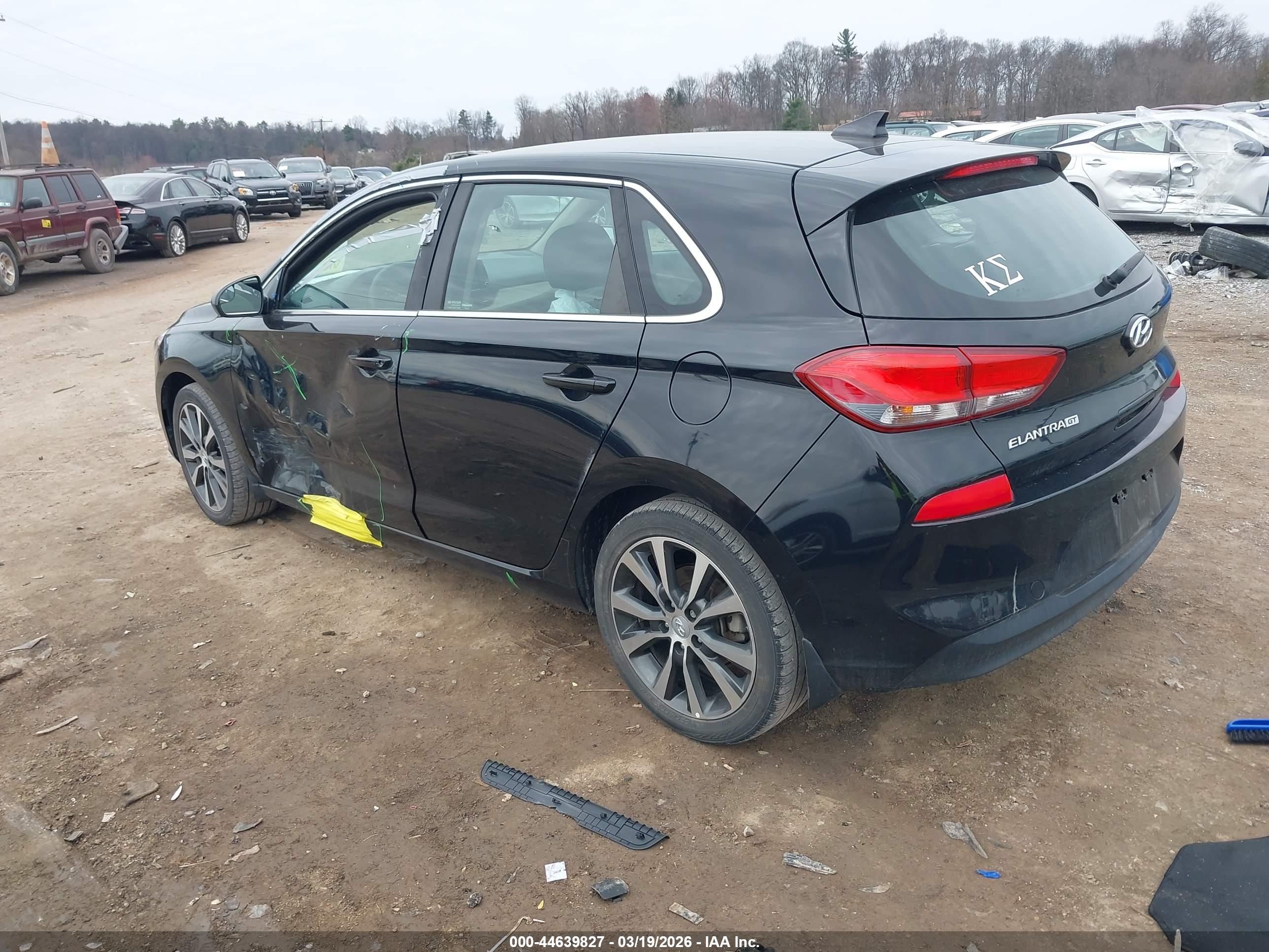 HYUNDAI ELANTRA image 3