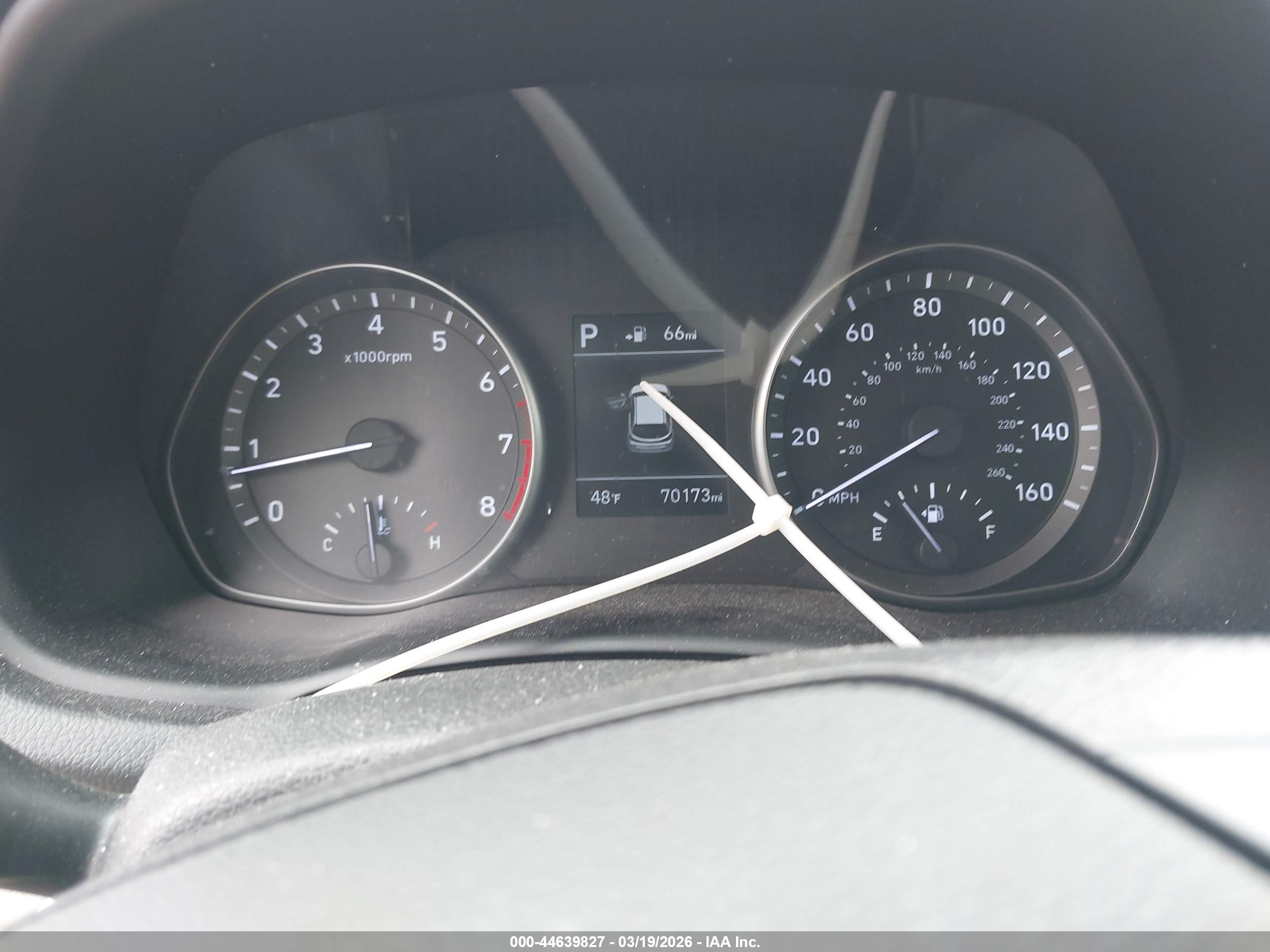 HYUNDAI ELANTRA image 7