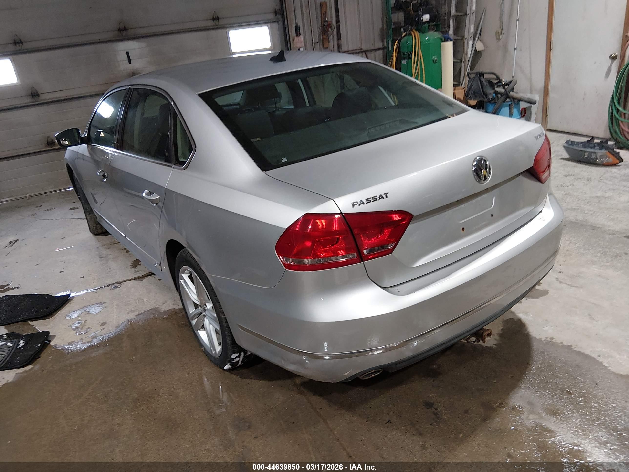 VOLKSWAGEN PASSAT image 3
