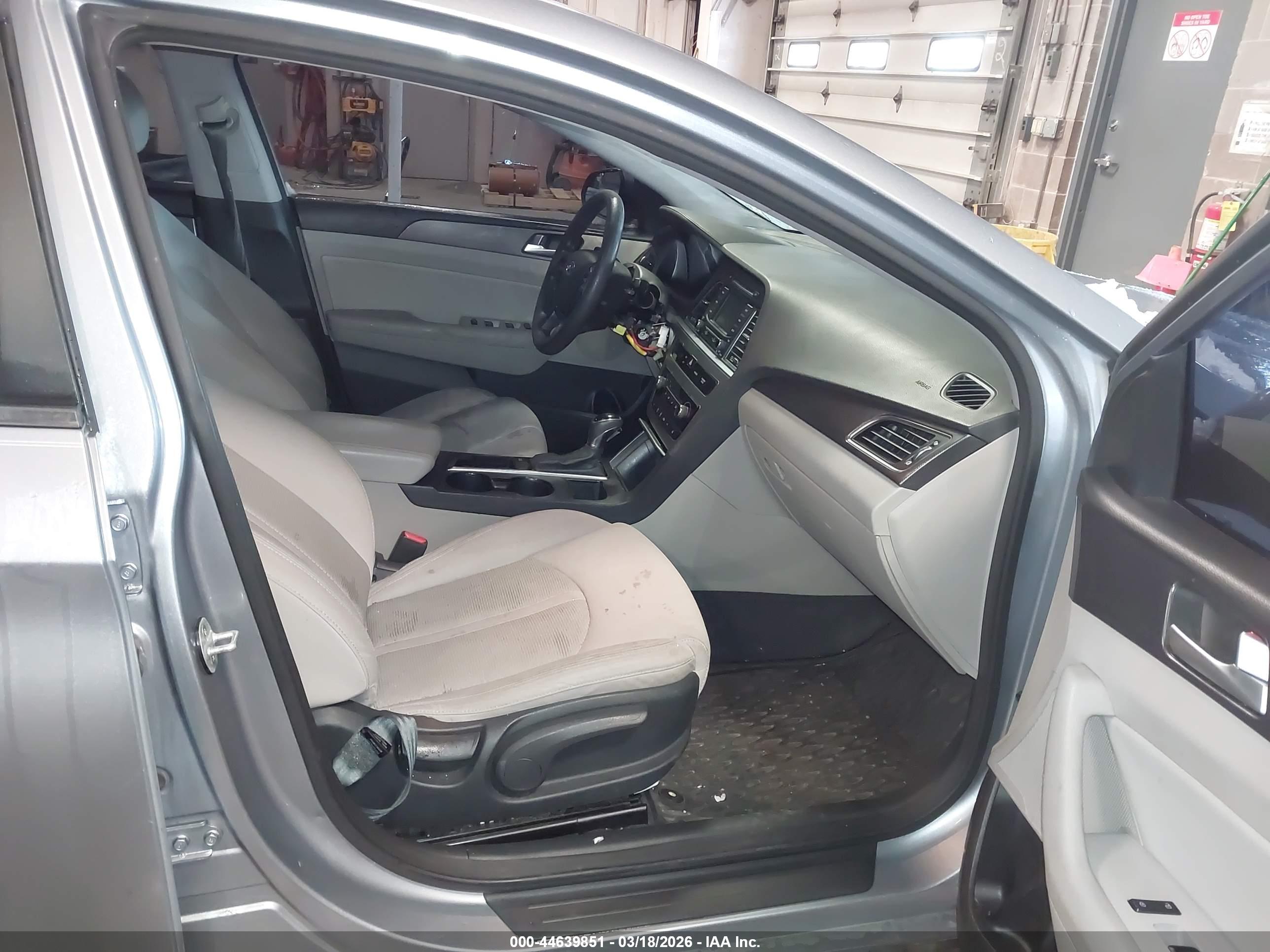 HYUNDAI SONATA image 5
