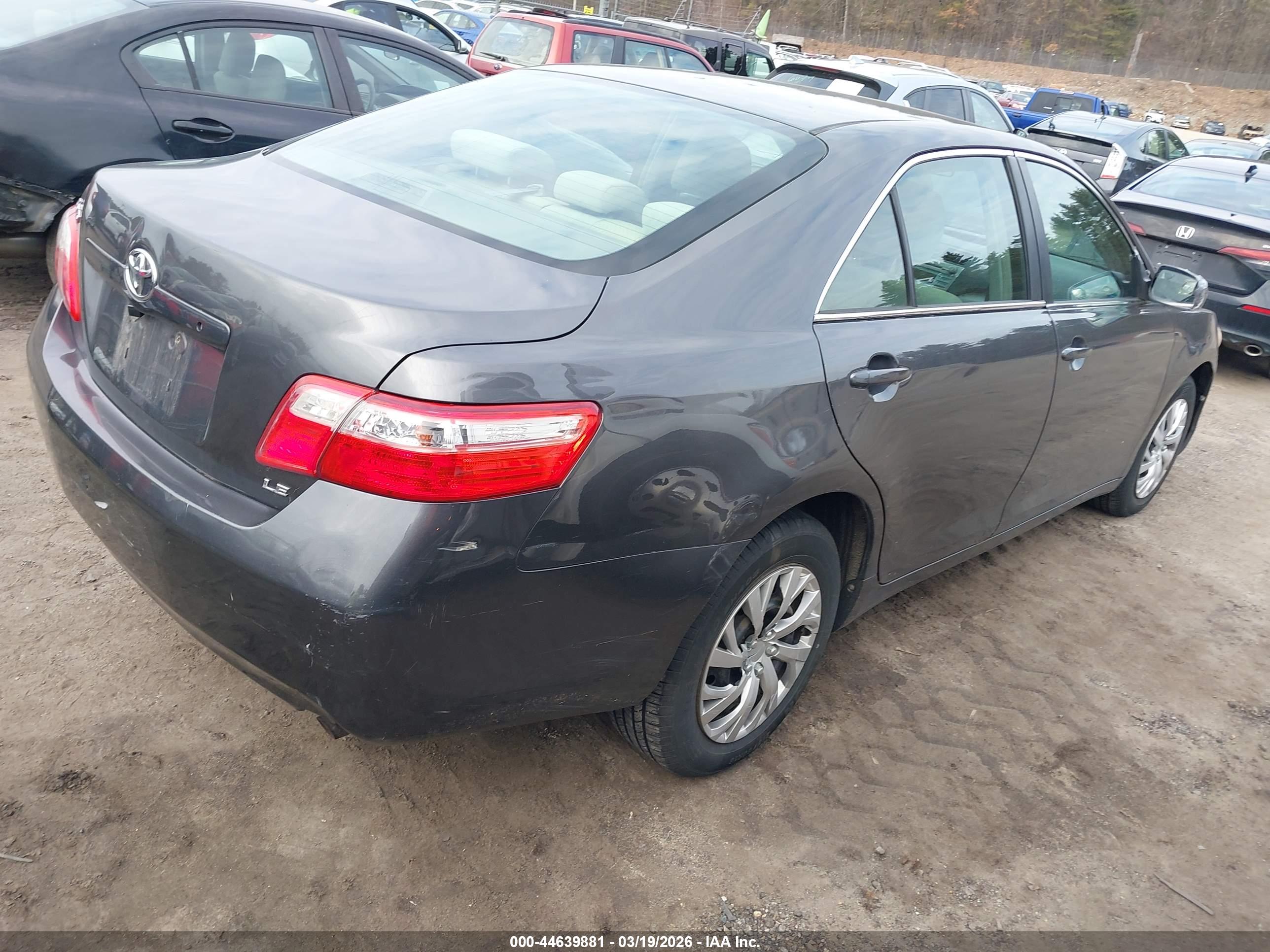TOYOTA CAMRY image 4