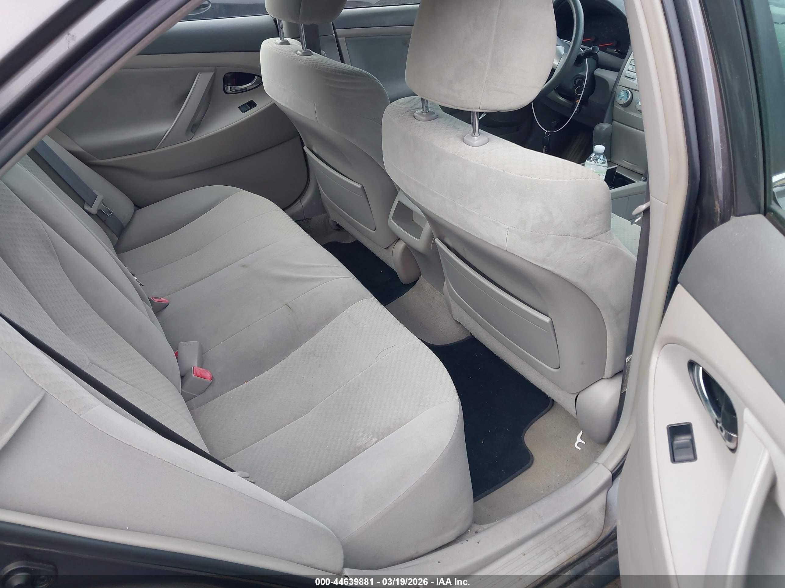 TOYOTA CAMRY image 8