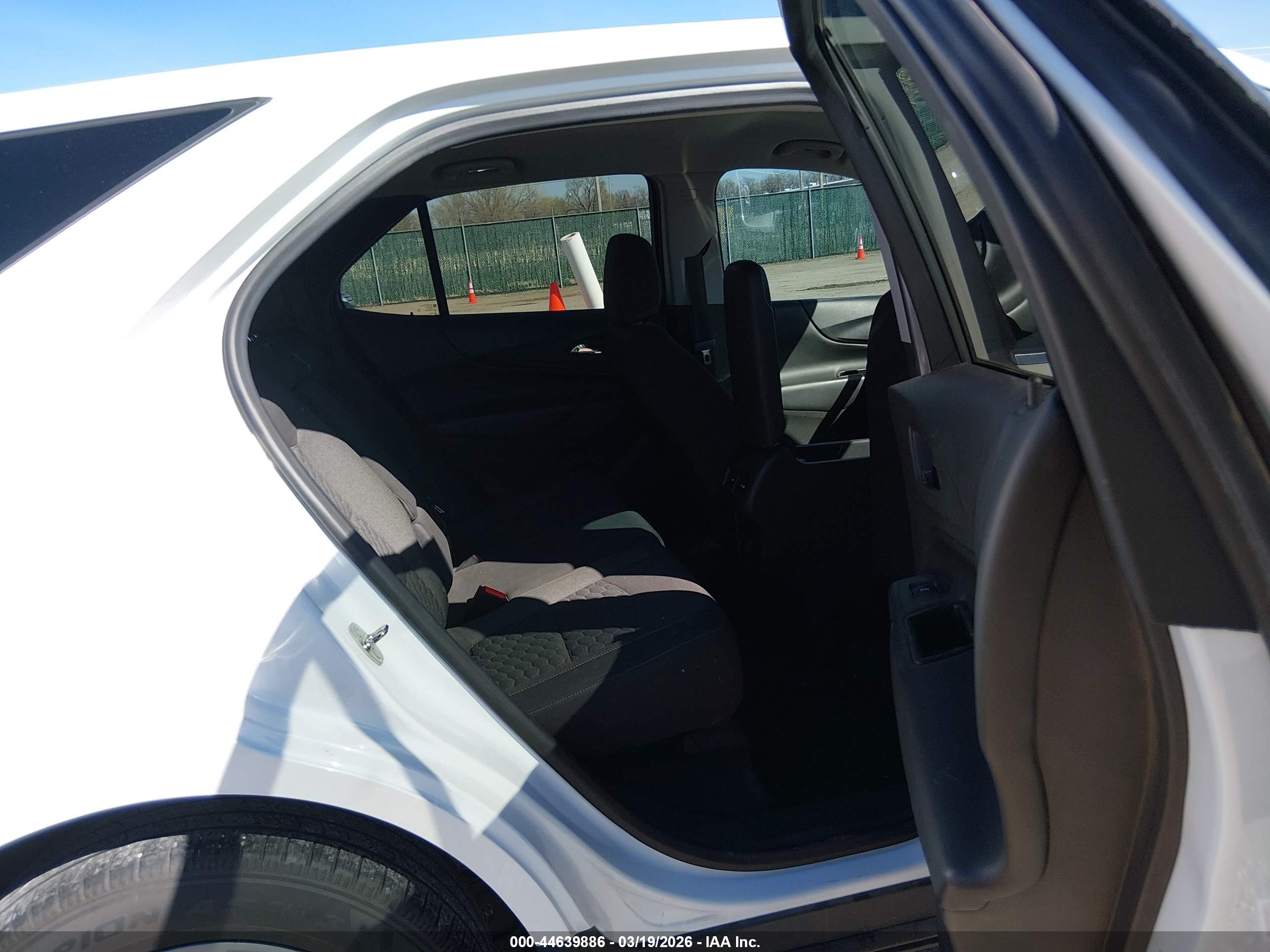 CHEVROLET EQUINOX image 8