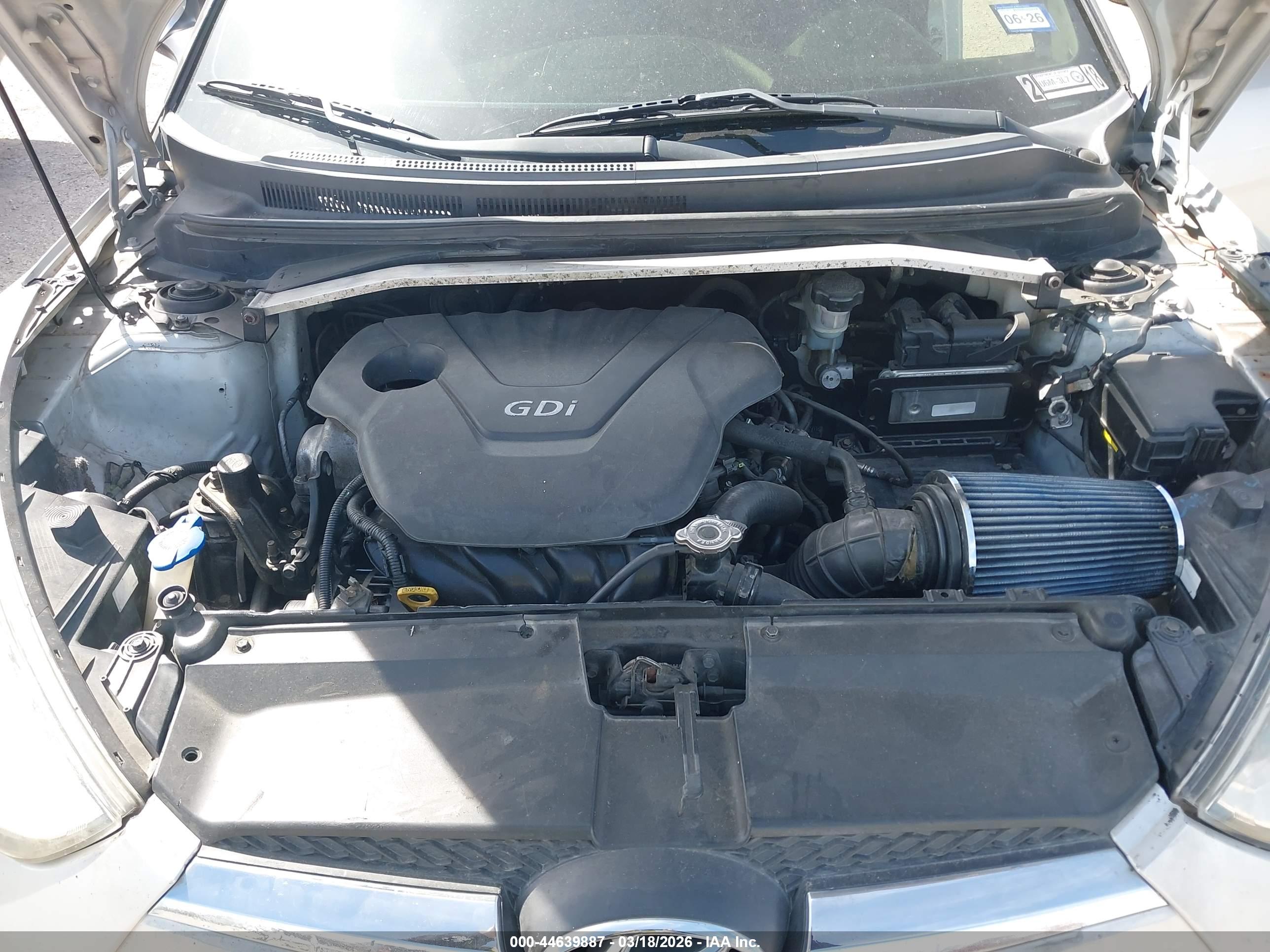 HYUNDAI VELOSTER image 10