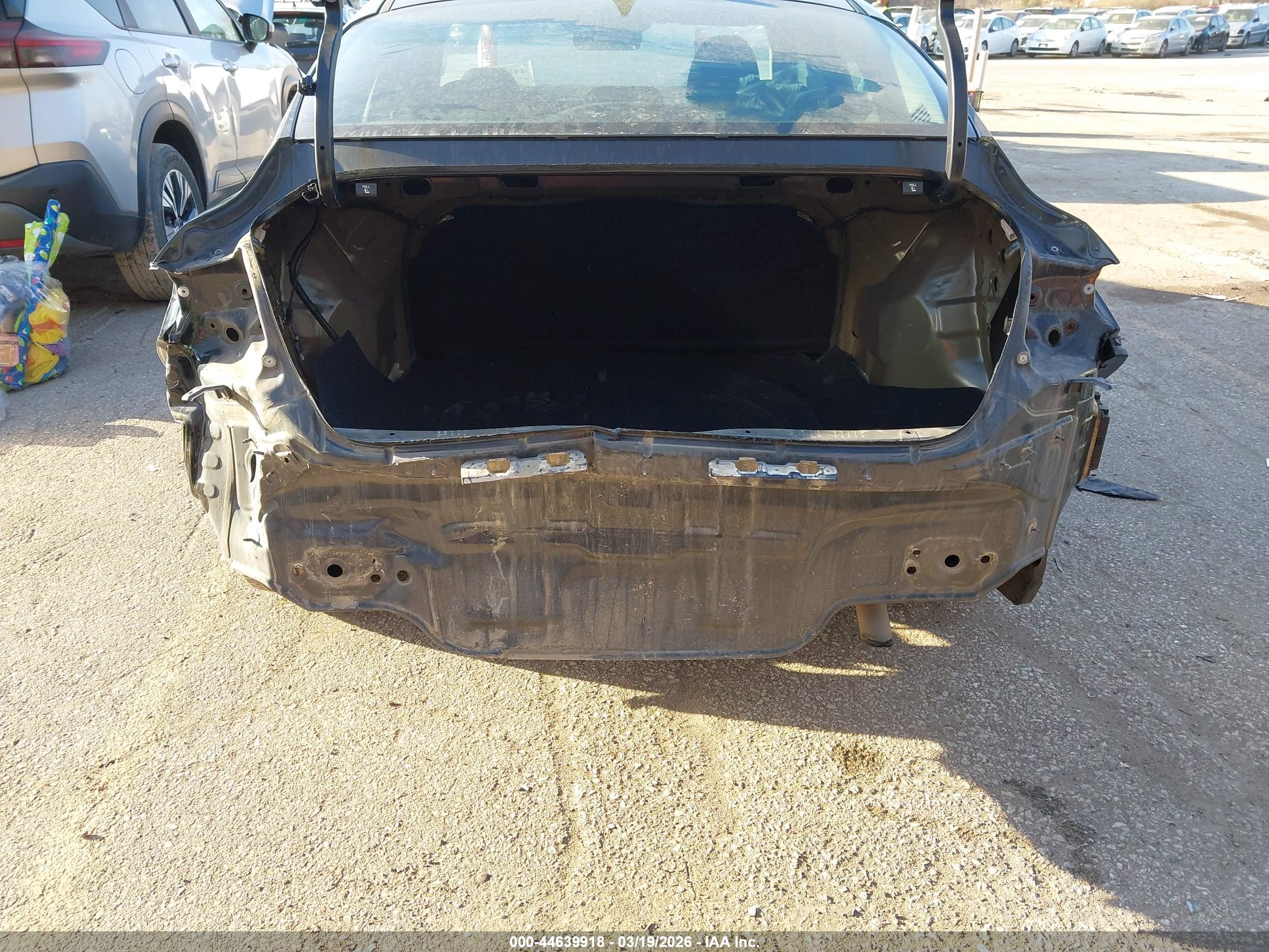 HYUNDAI ELANTRA image 6
