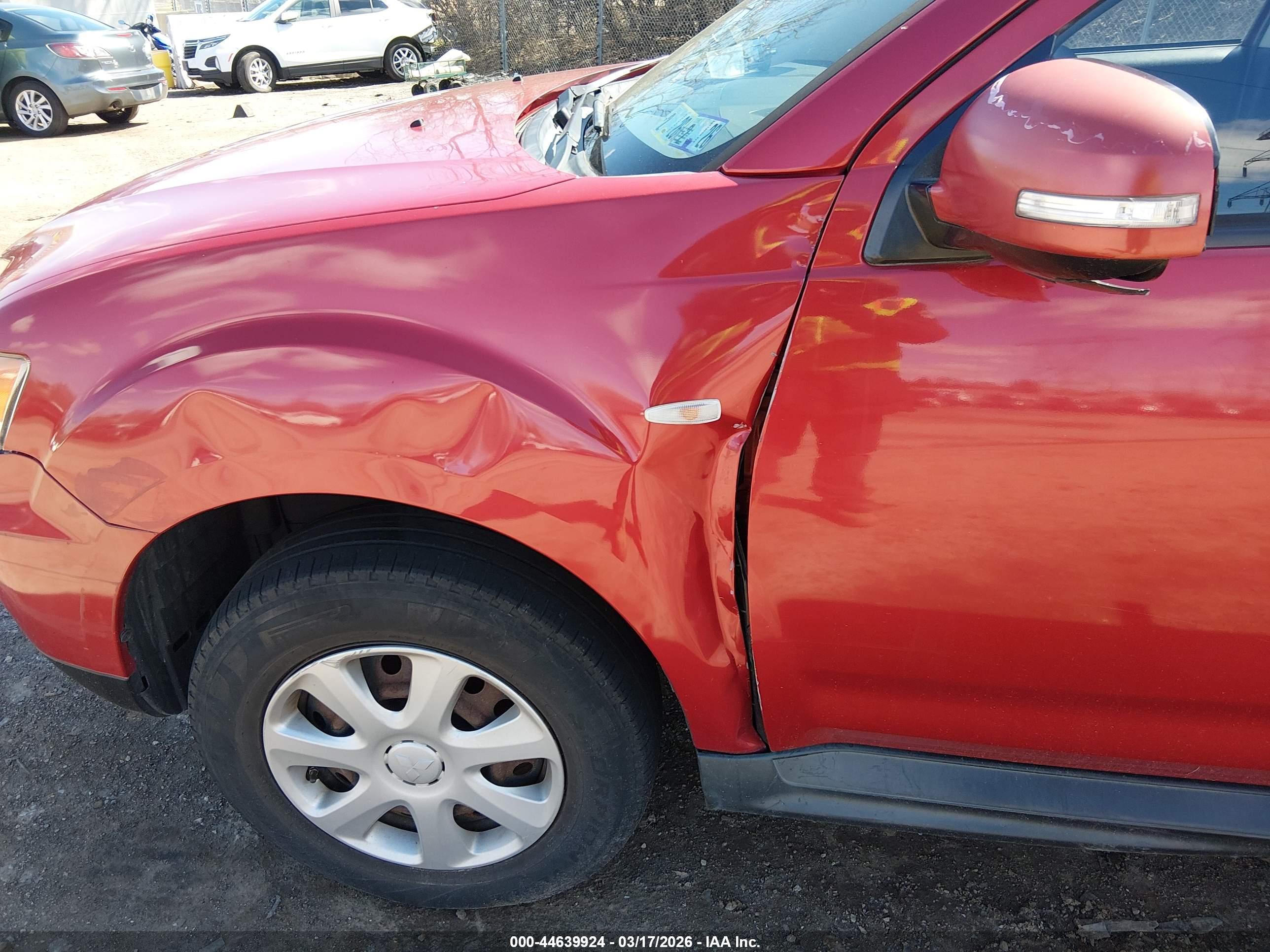 MITSUBISHI OUTLANDER image 6