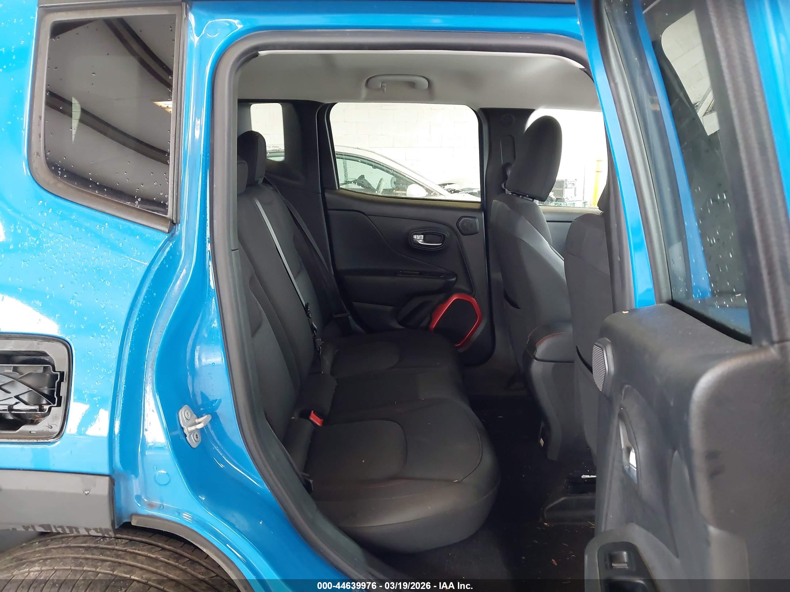 JEEP RENEGADE image 8
