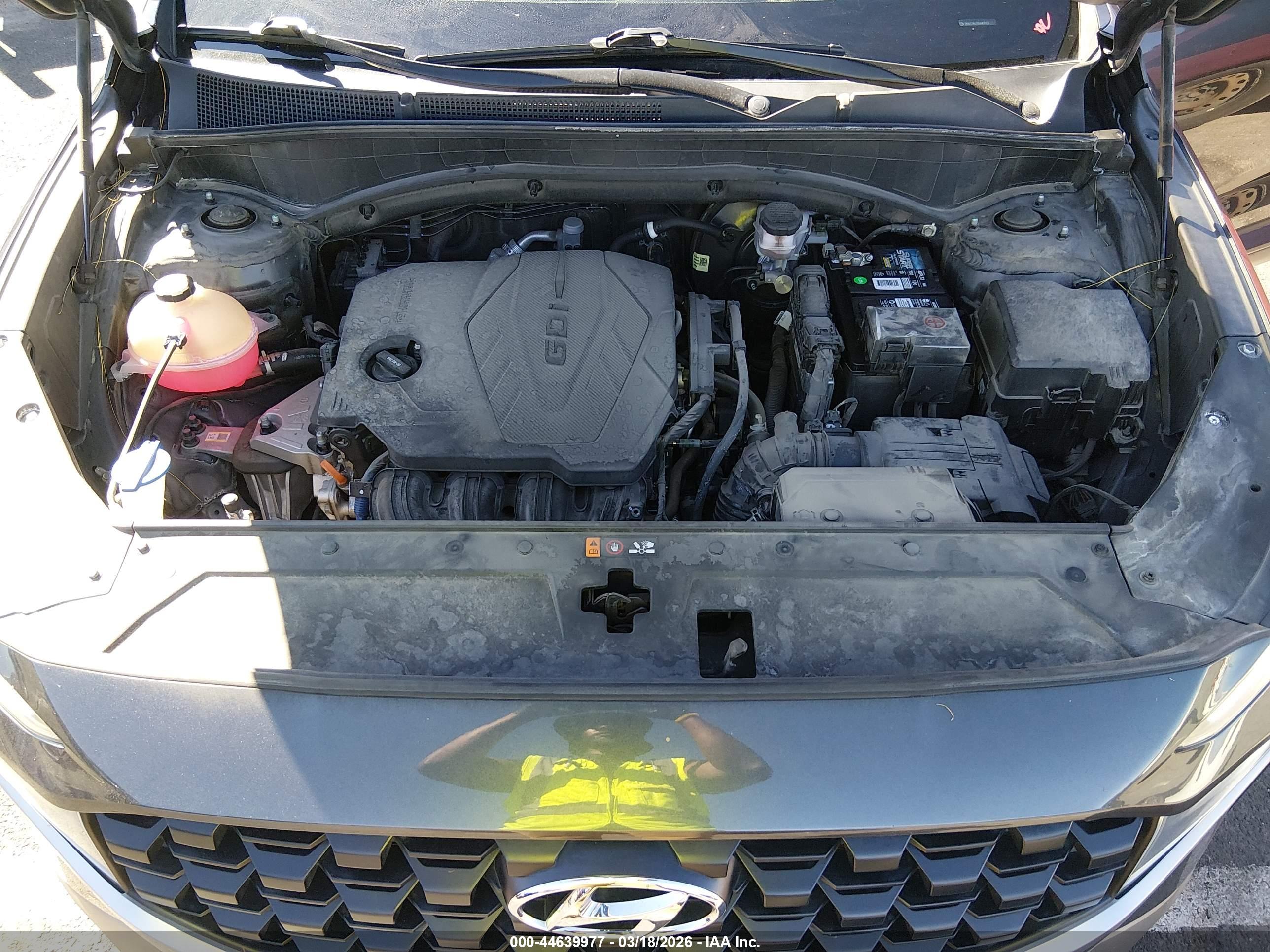 HYUNDAI SANTA image 10