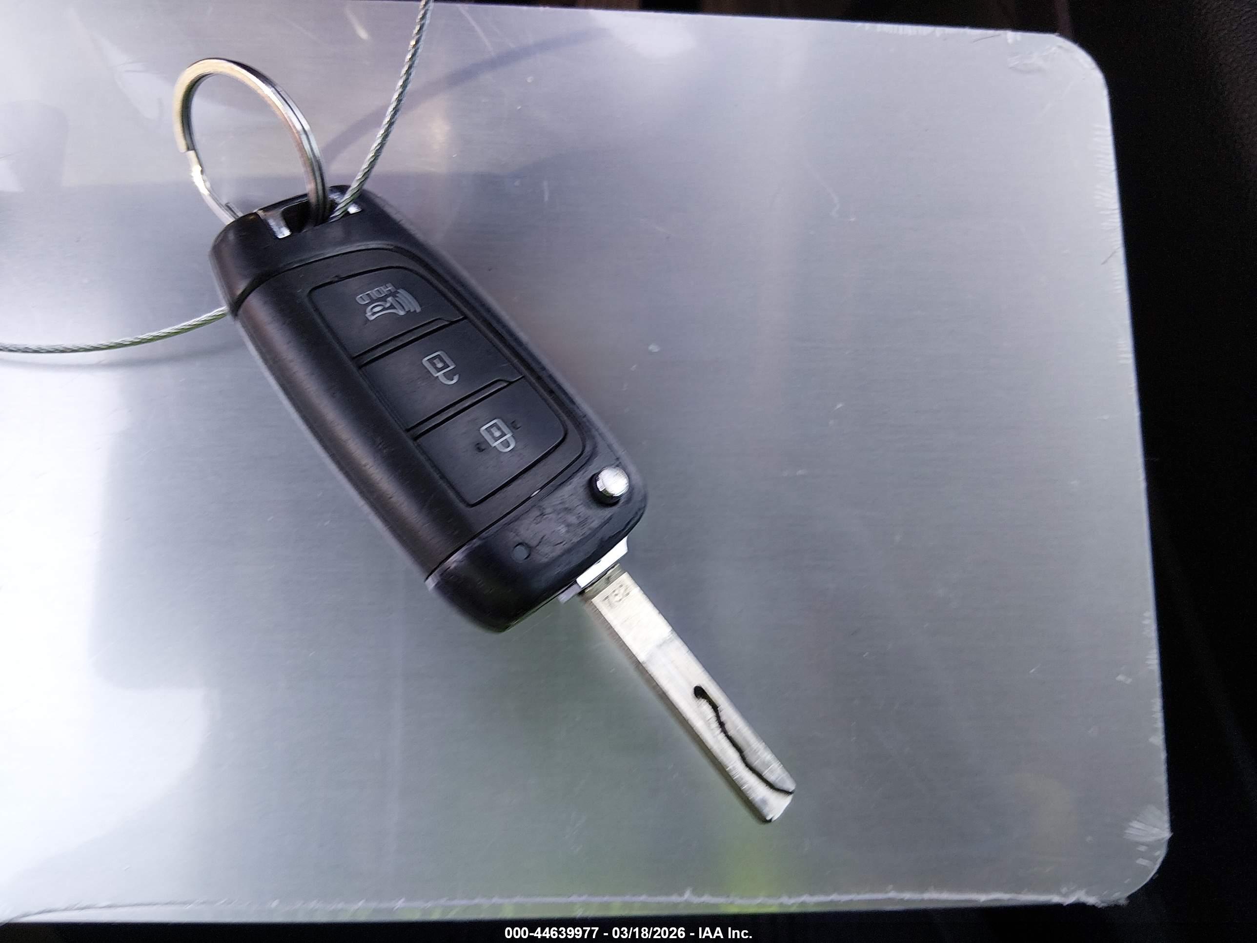 HYUNDAI SANTA image 11