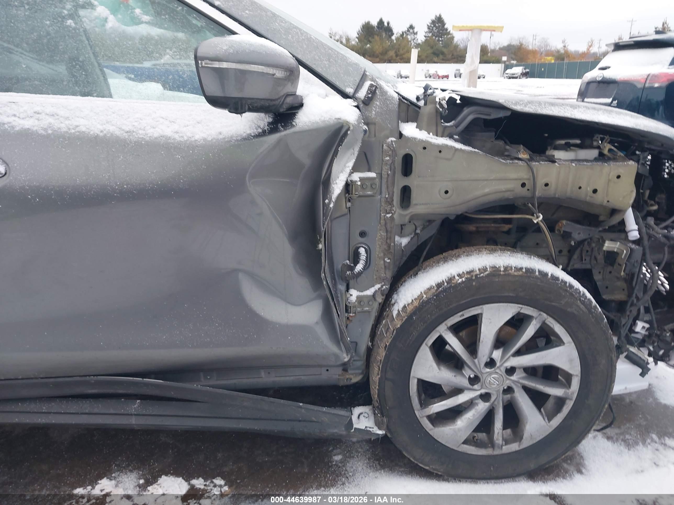 NISSAN ROGUE image 6
