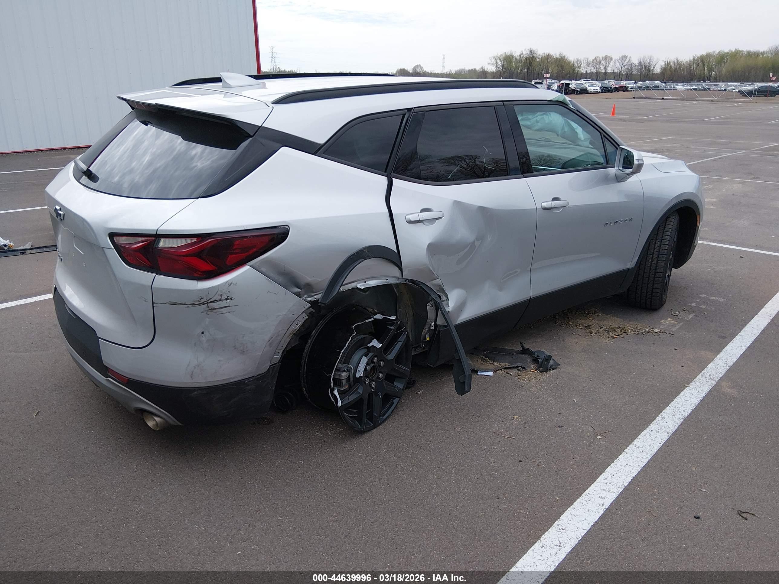 CHEVROLET BLAZER image 4