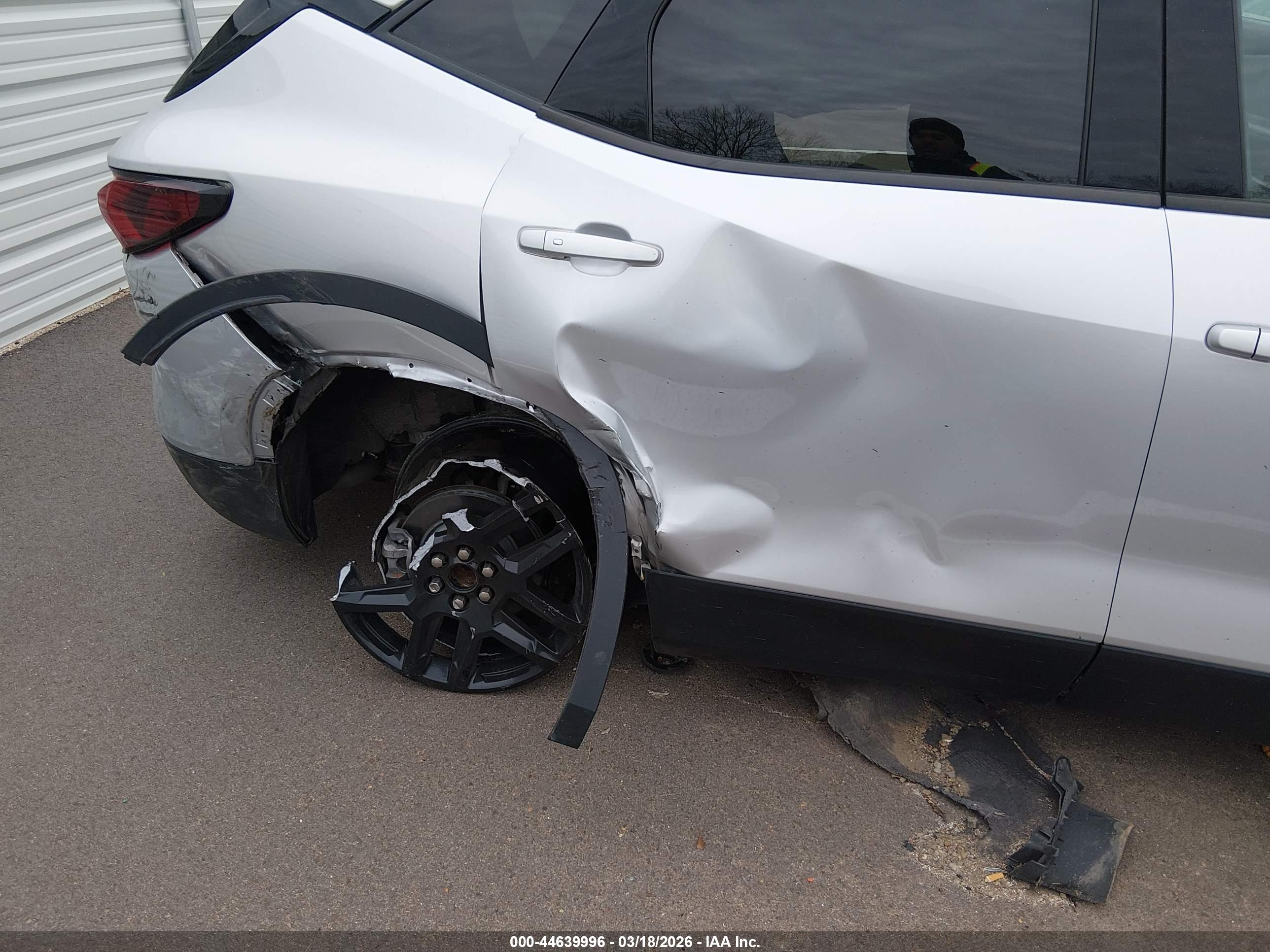 CHEVROLET BLAZER image 6
