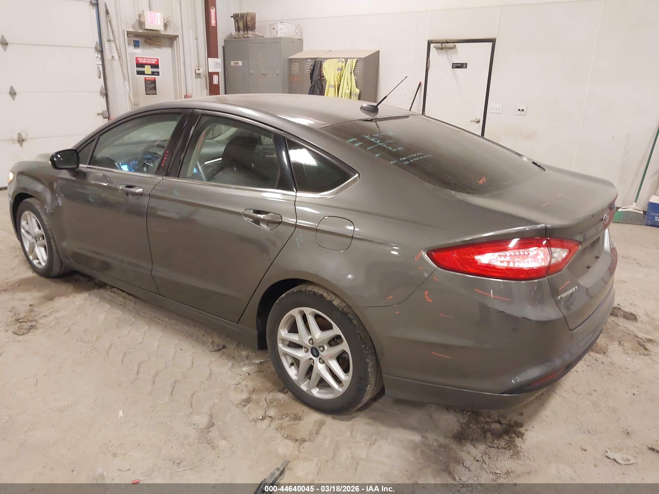 FORD FUSION image 3
