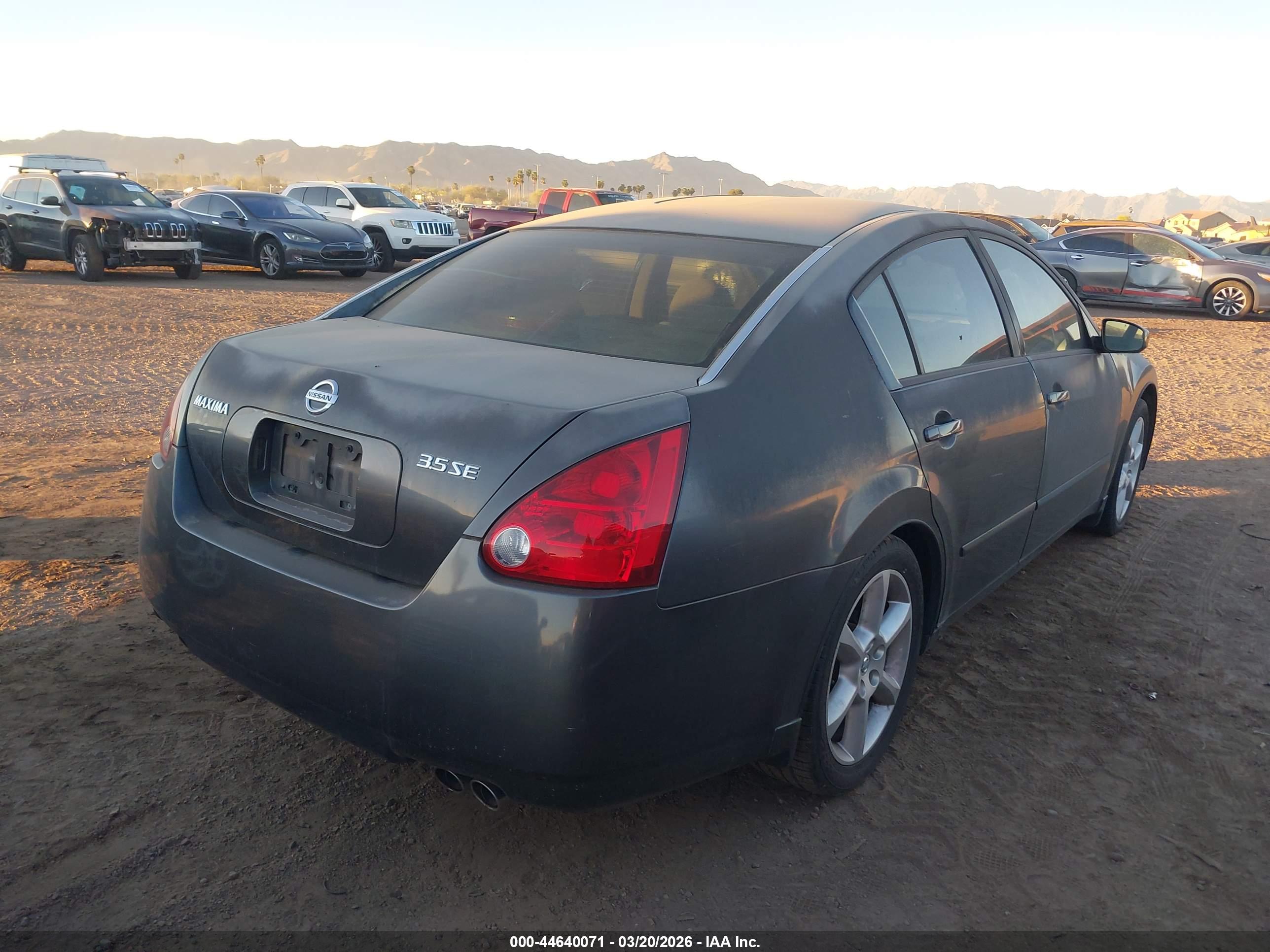 NISSAN MAXIMA image 4