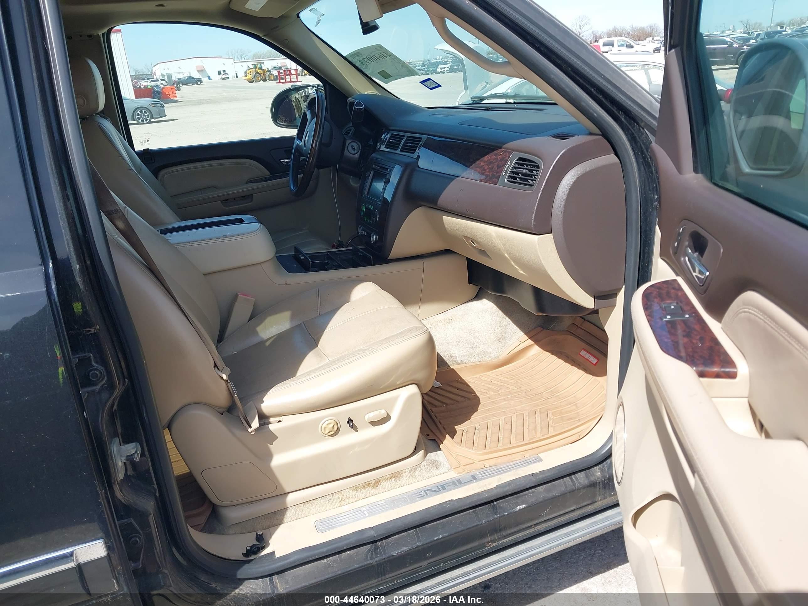GMC YUKON image 5