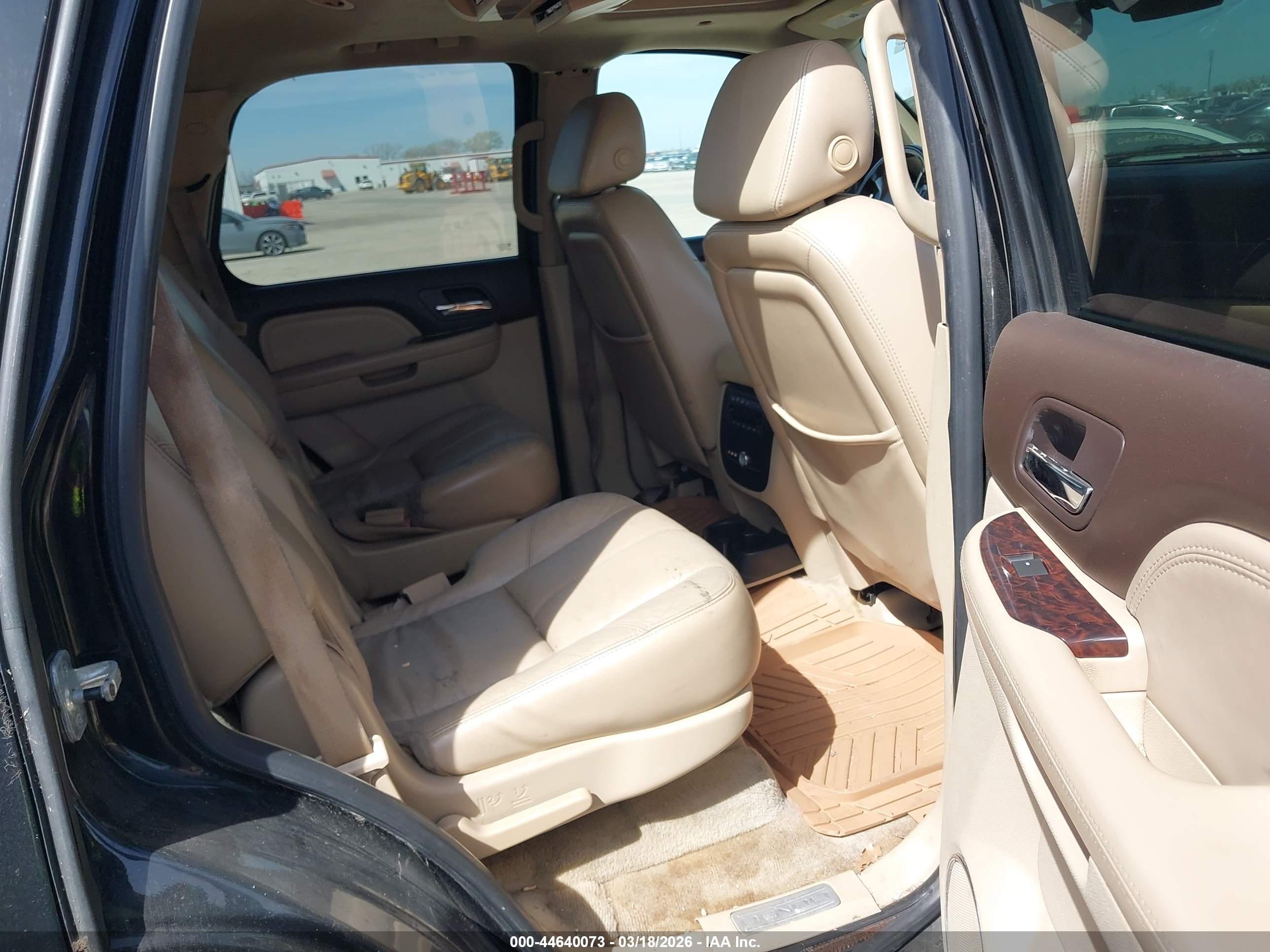 GMC YUKON image 8