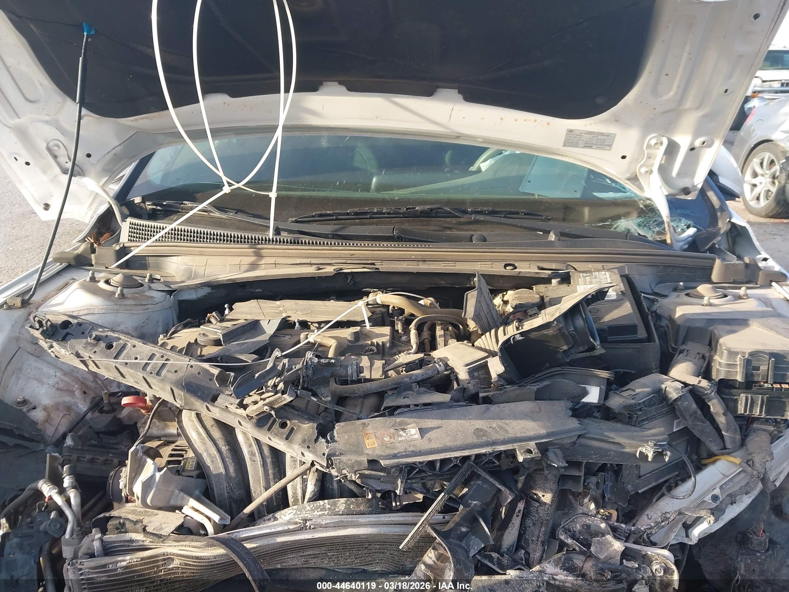 HYUNDAI ELANTRA image 10