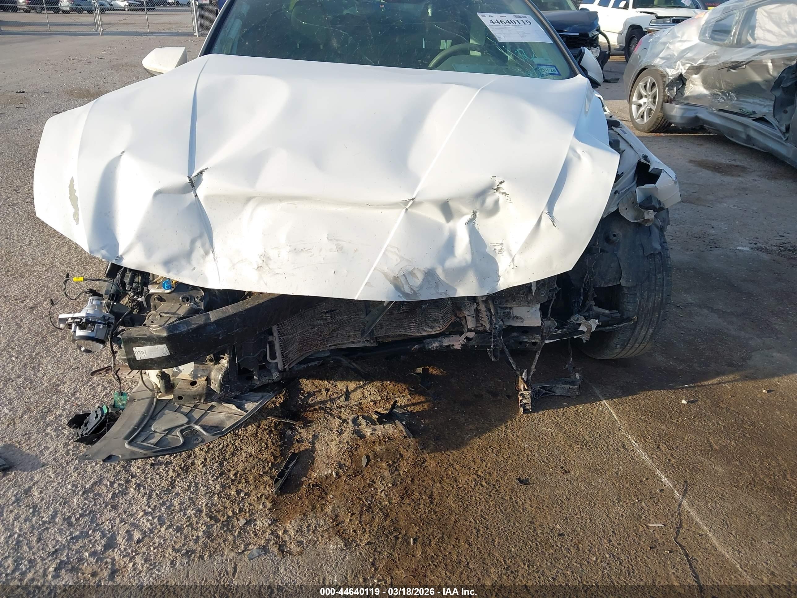 HYUNDAI ELANTRA image 6