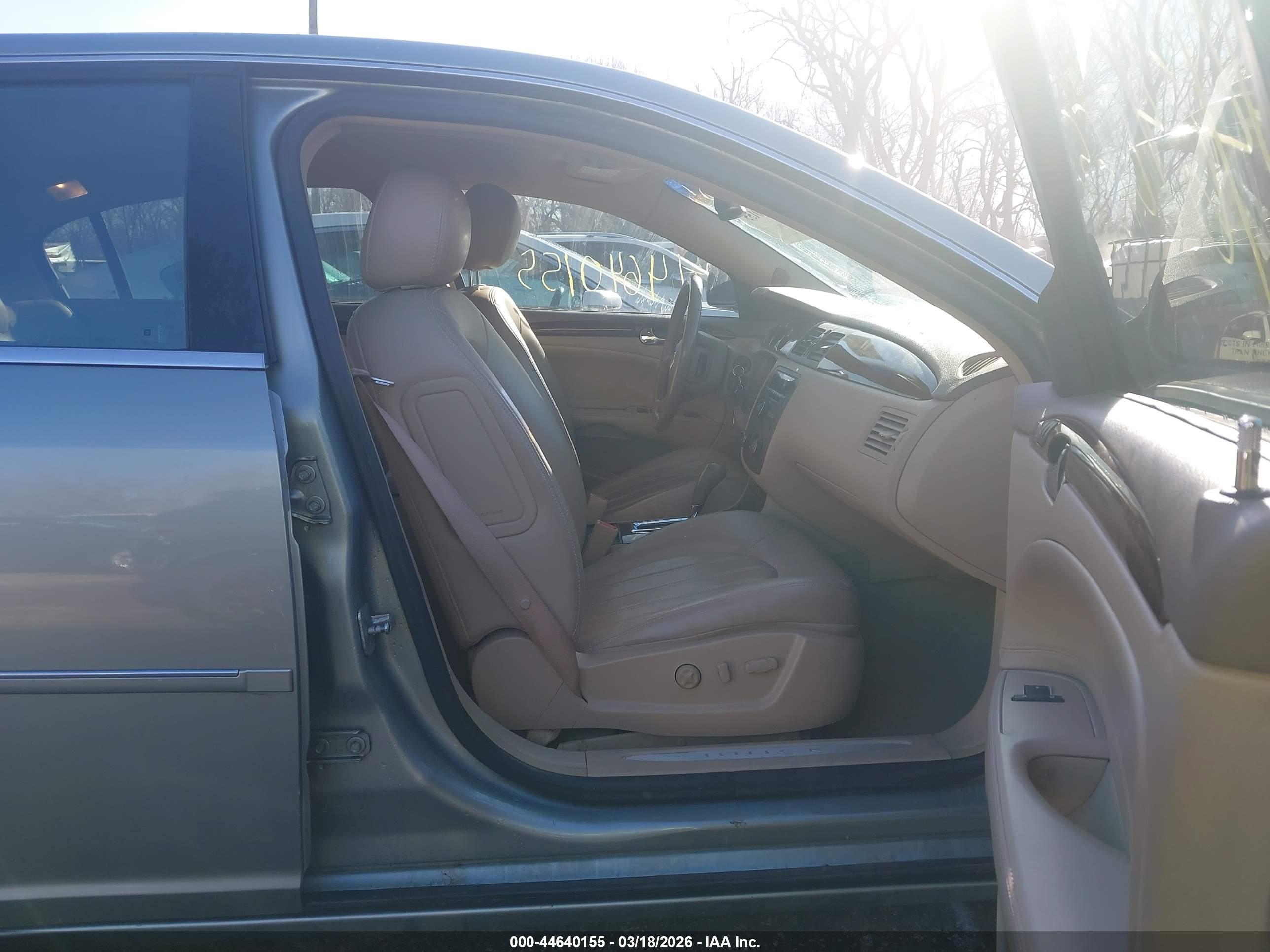 BUICK LUCERNE image 5