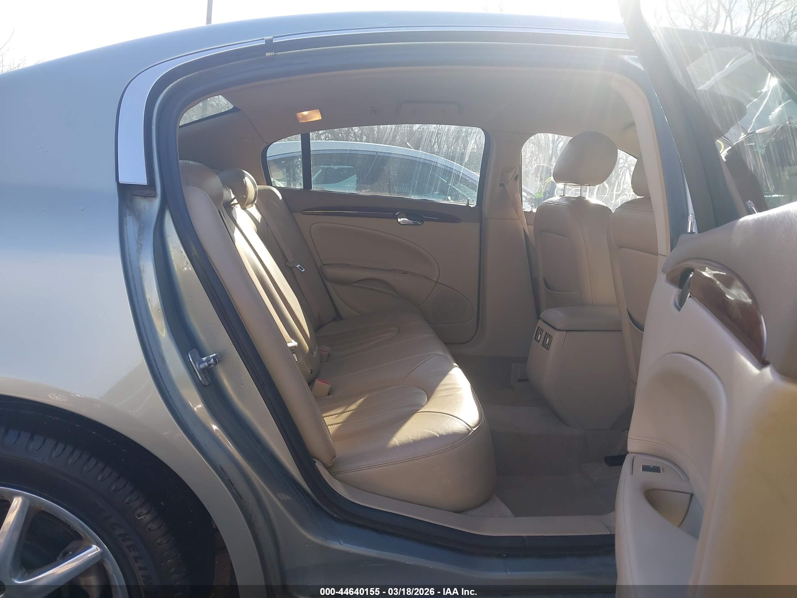 BUICK LUCERNE image 8