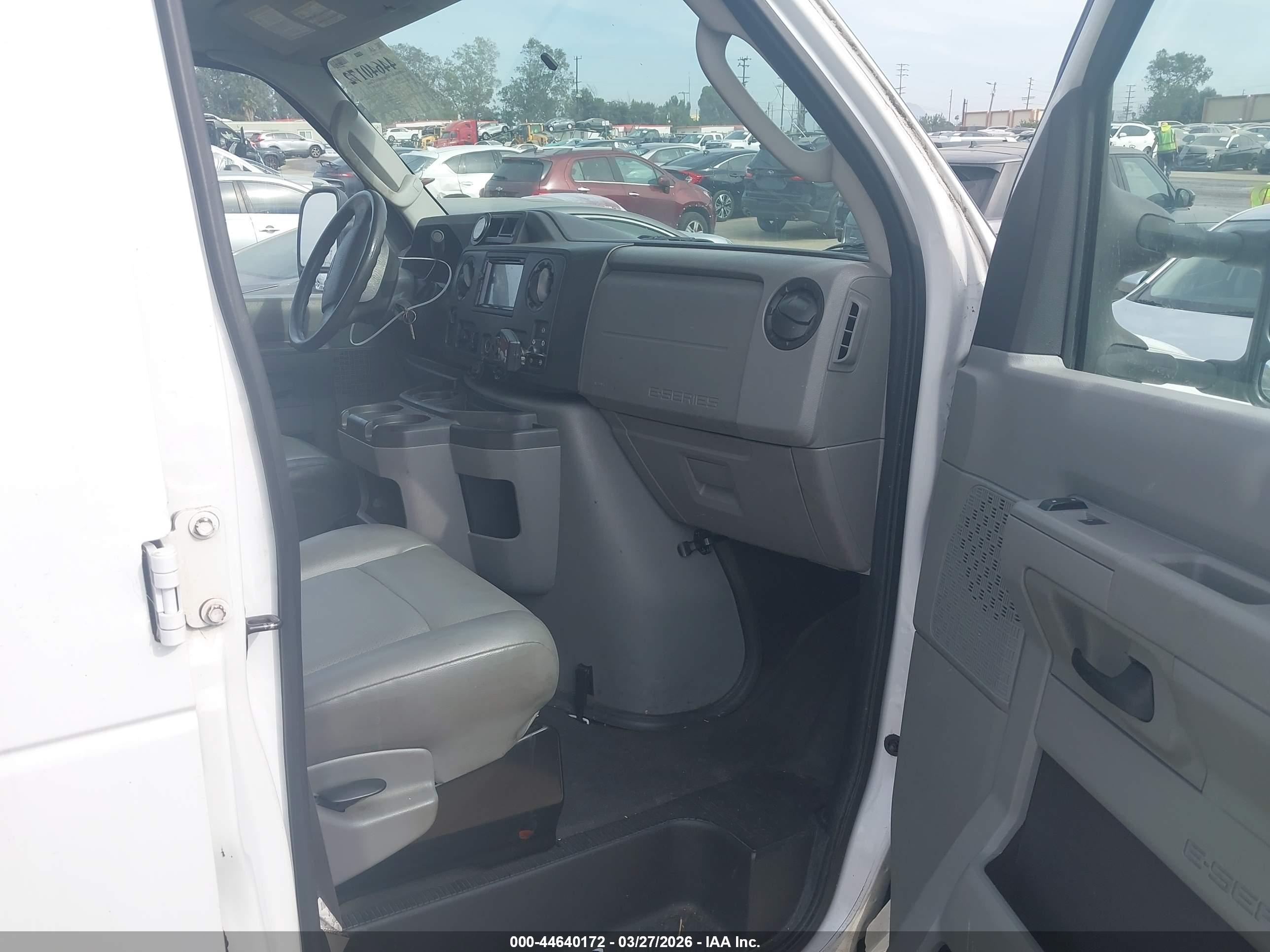 FORD E-350 image 5