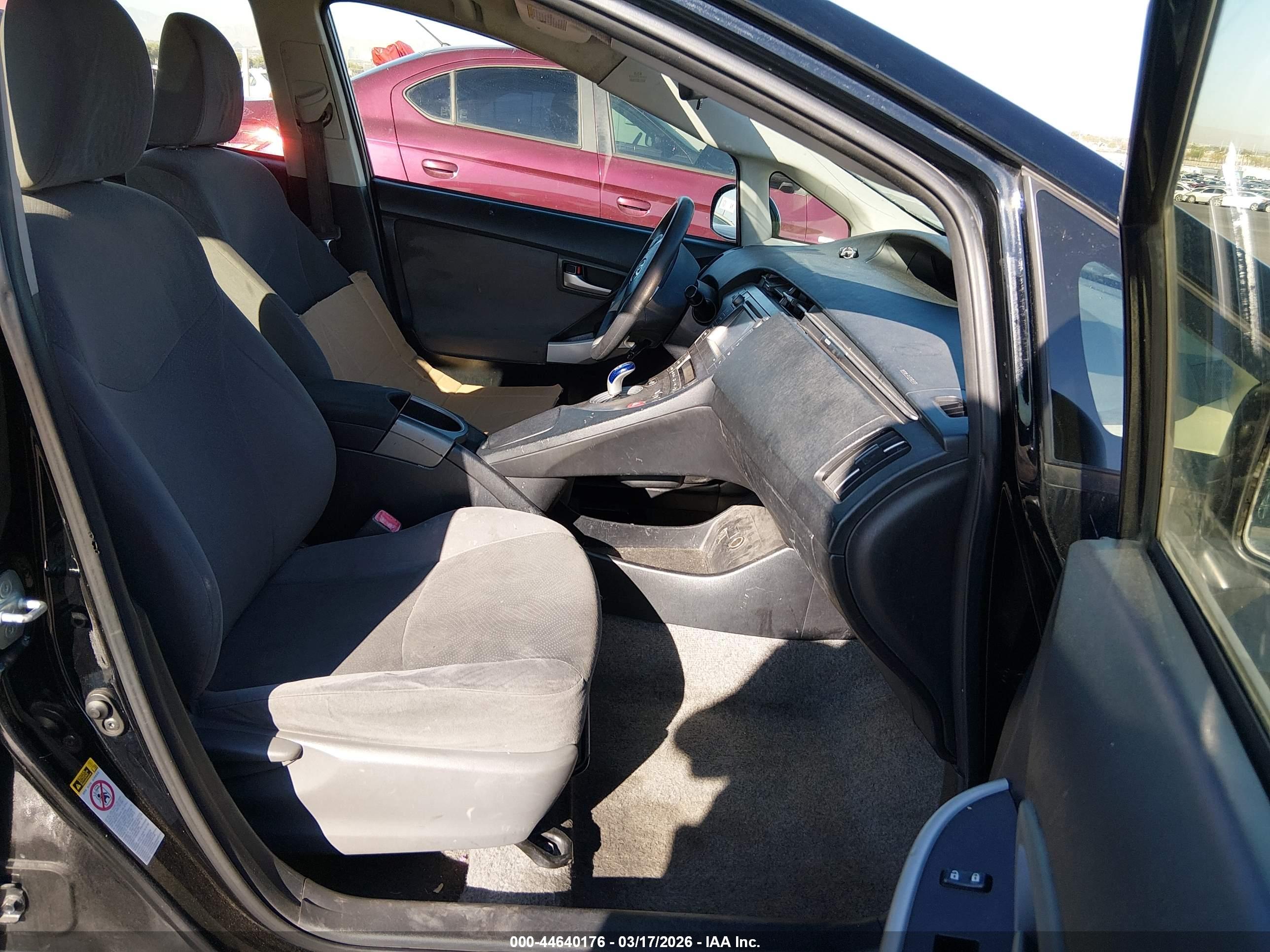 TOYOTA PRIUS image 5