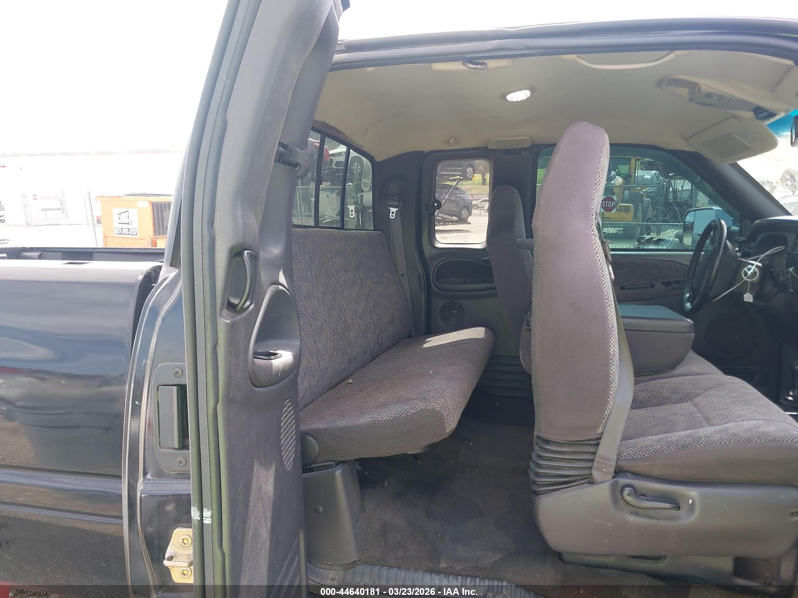 DODGE RAM image 8
