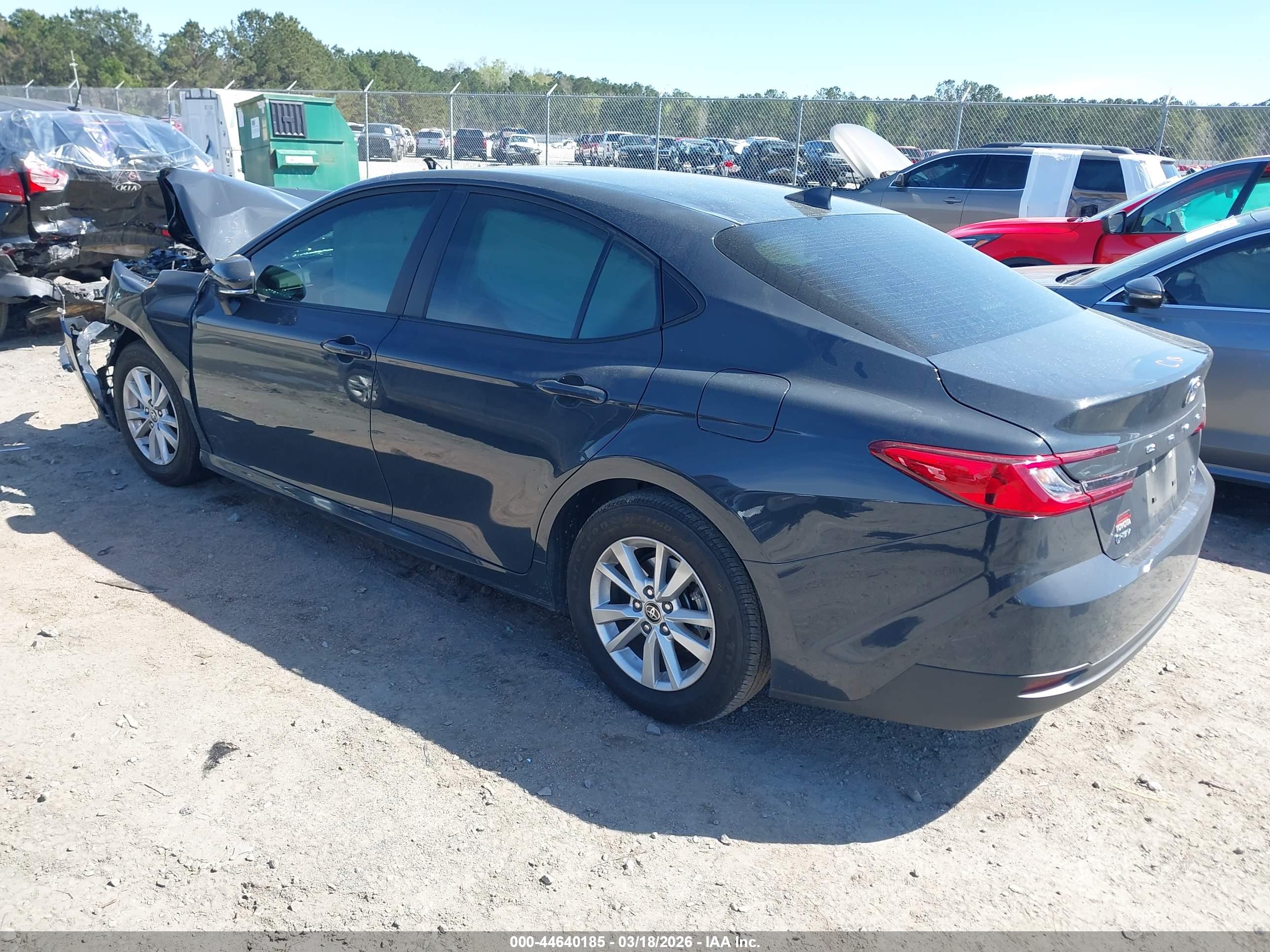 TOYOTA CAMRY image 3