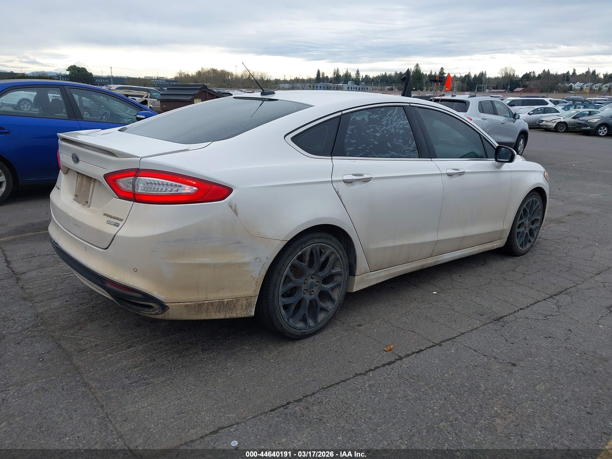 FORD FUSION image 4
