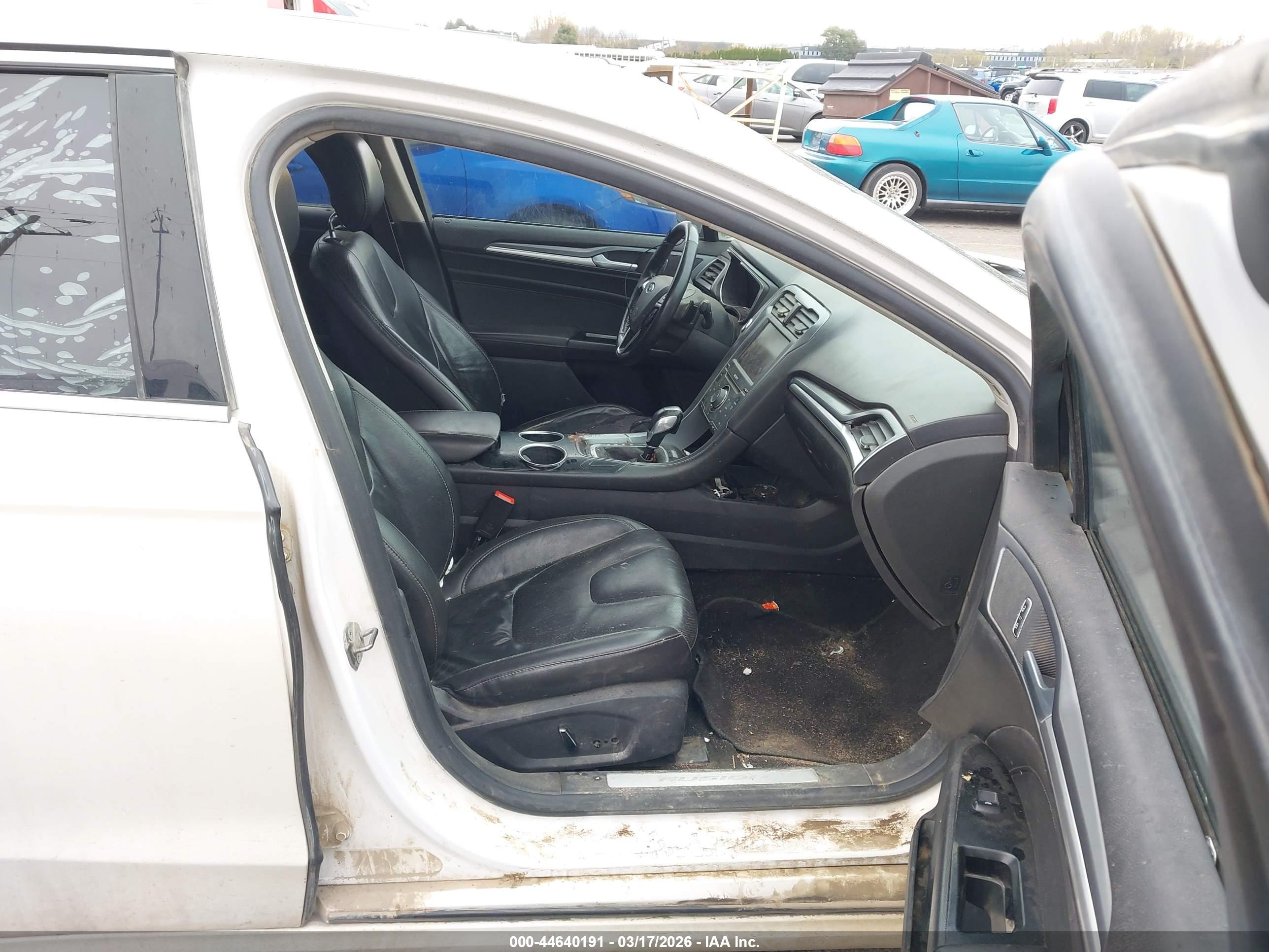 FORD FUSION image 5