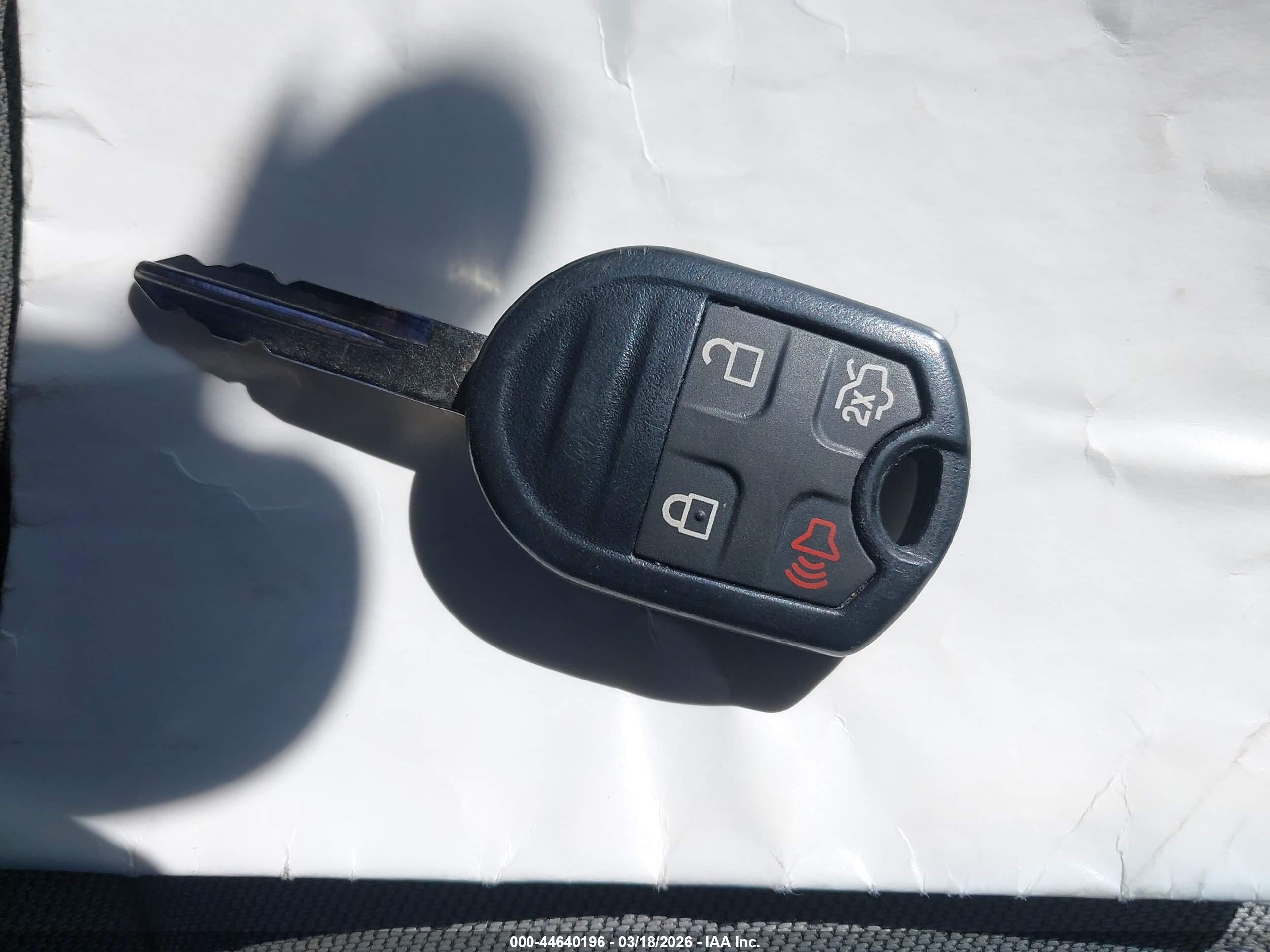 FORD TAURUS image 11