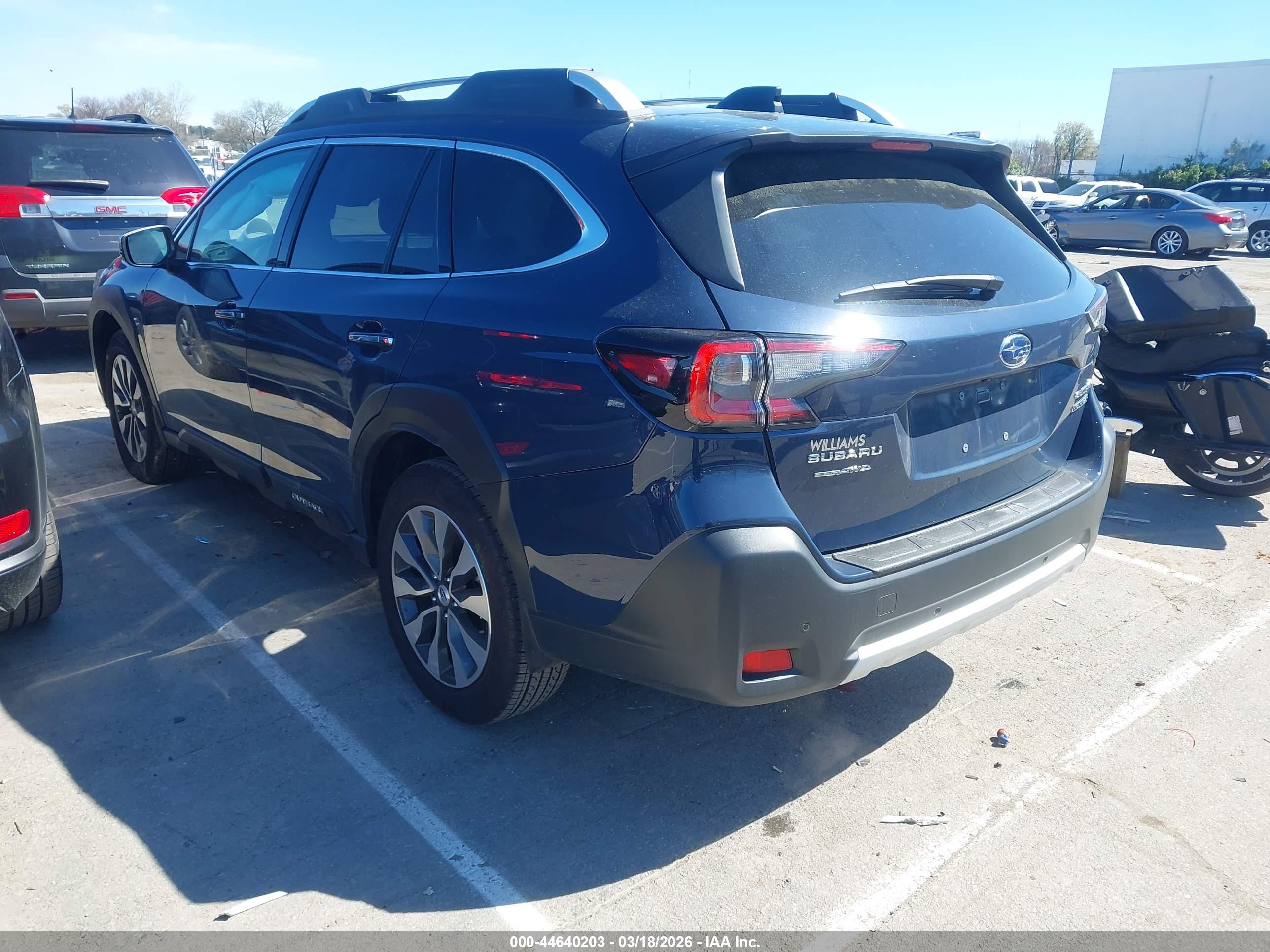 SUBARU OUTBACK image 3