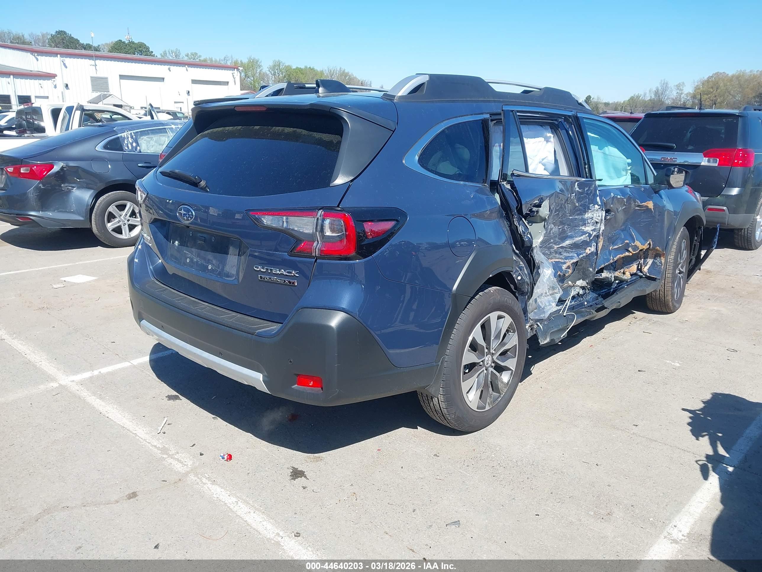 SUBARU OUTBACK image 4