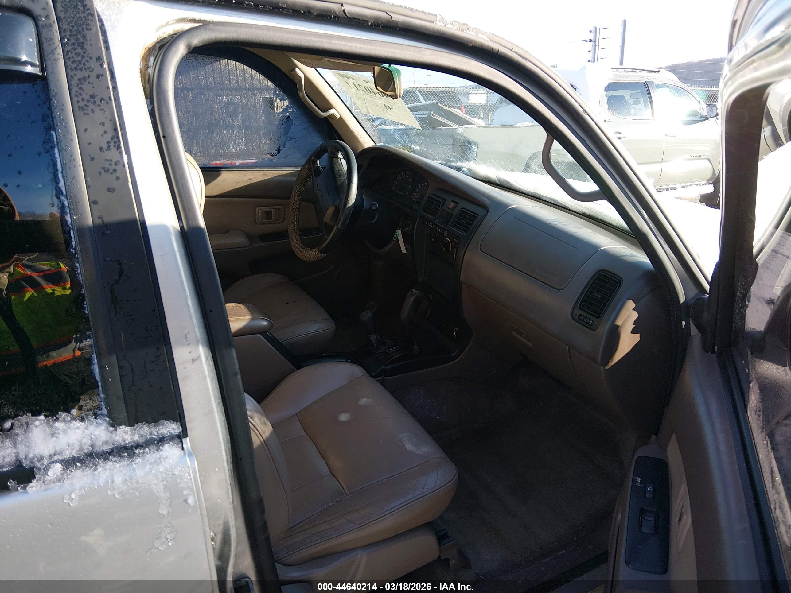TOYOTA 4RUNNER image 5