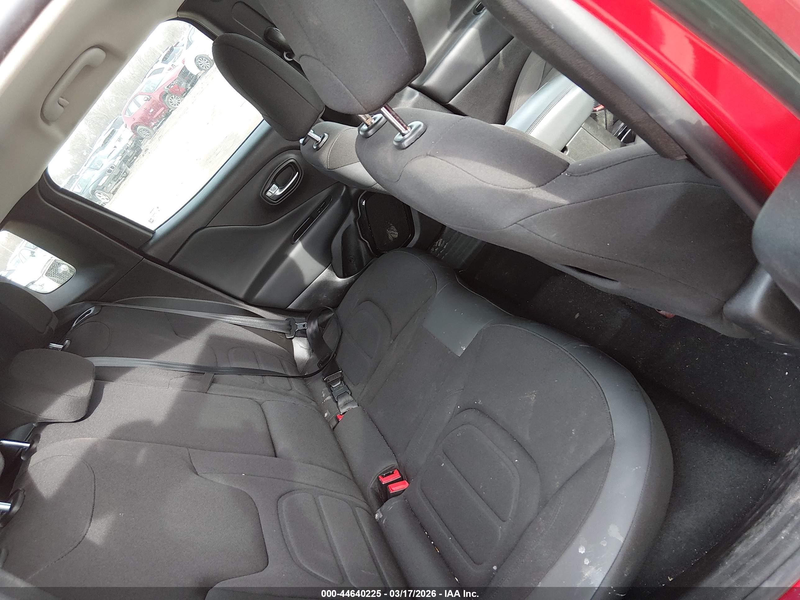 JEEP RENEGADE image 8