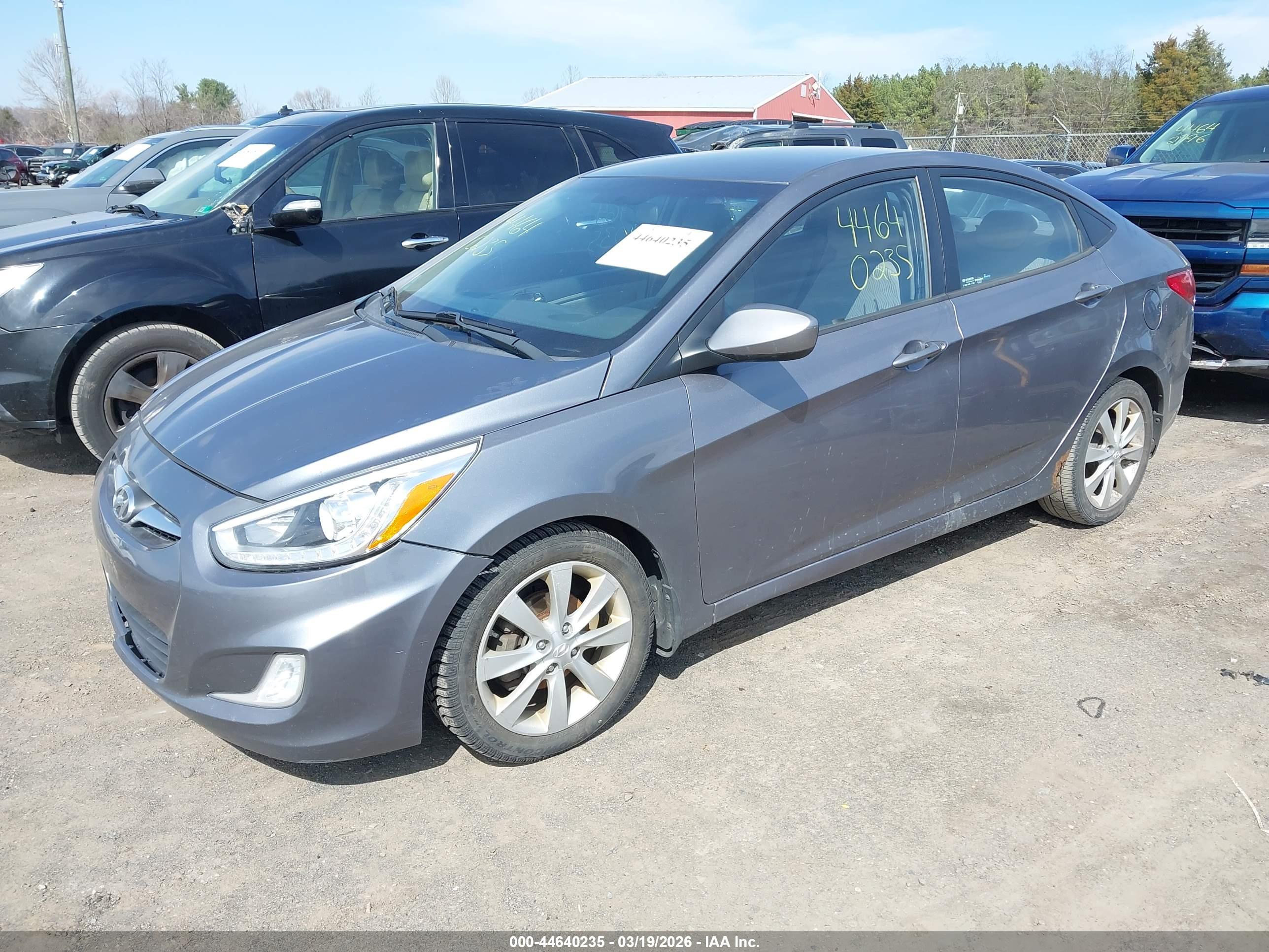 HYUNDAI ACCENT image 2