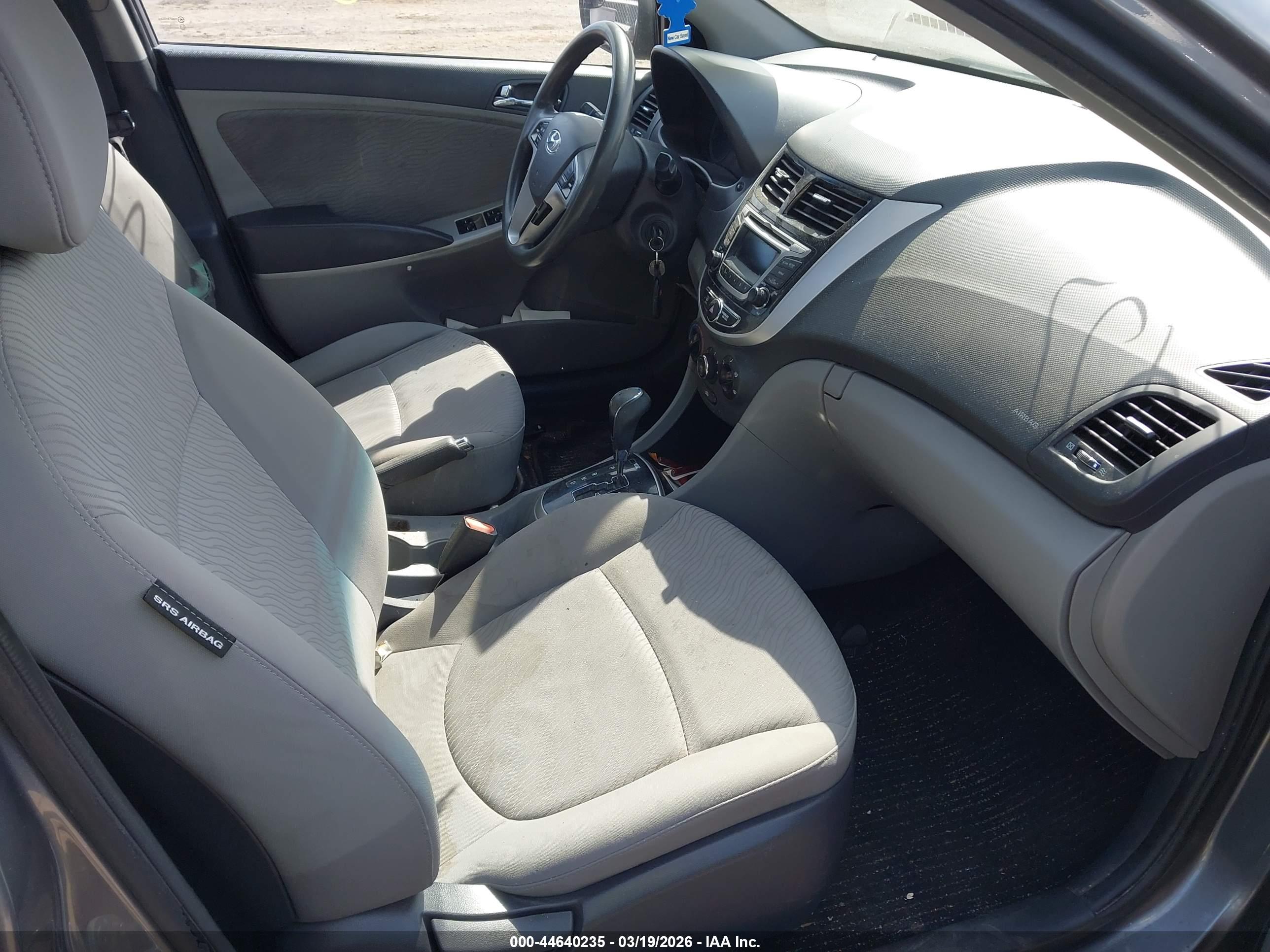 HYUNDAI ACCENT image 5