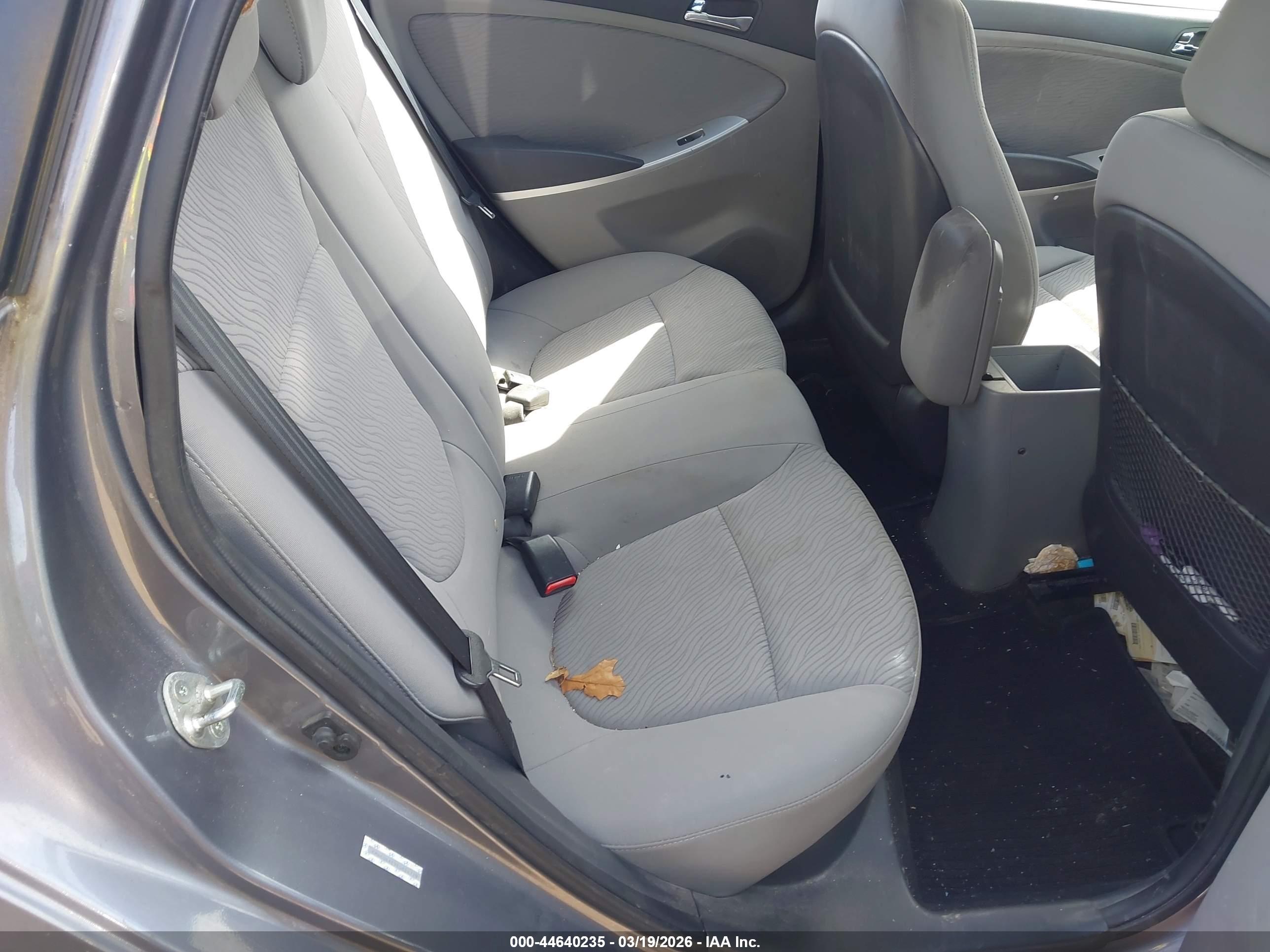 HYUNDAI ACCENT image 8