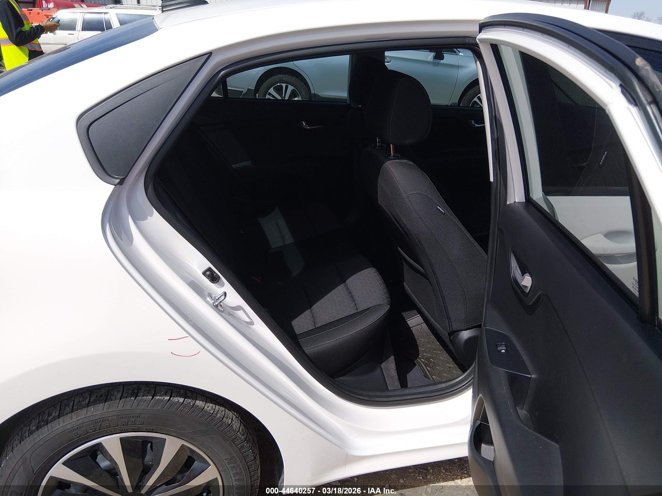 KIA RIO image 8